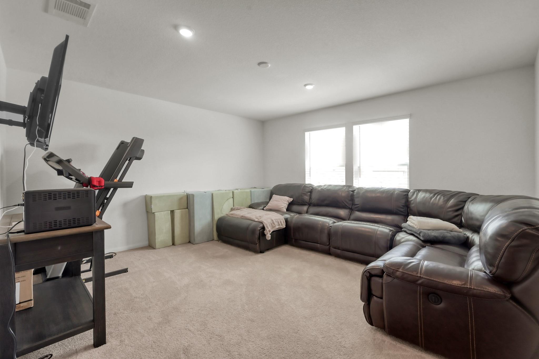 23562 Glenbuck Street