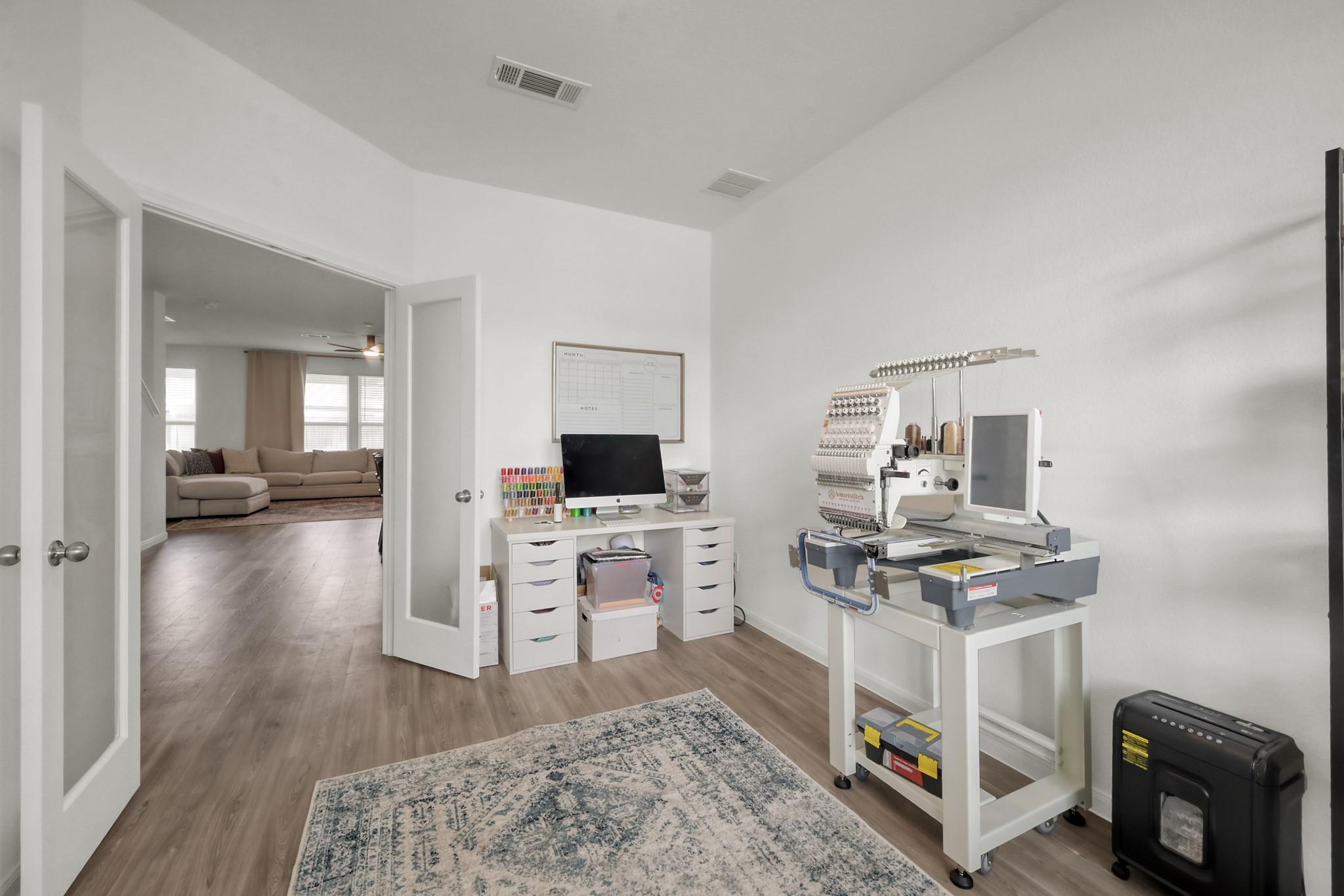 23562 Glenbuck Street