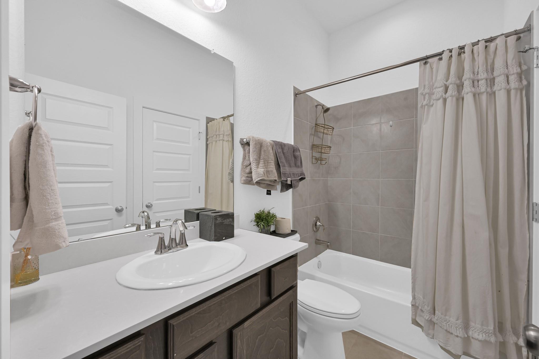 2333 Goldenglade Drive