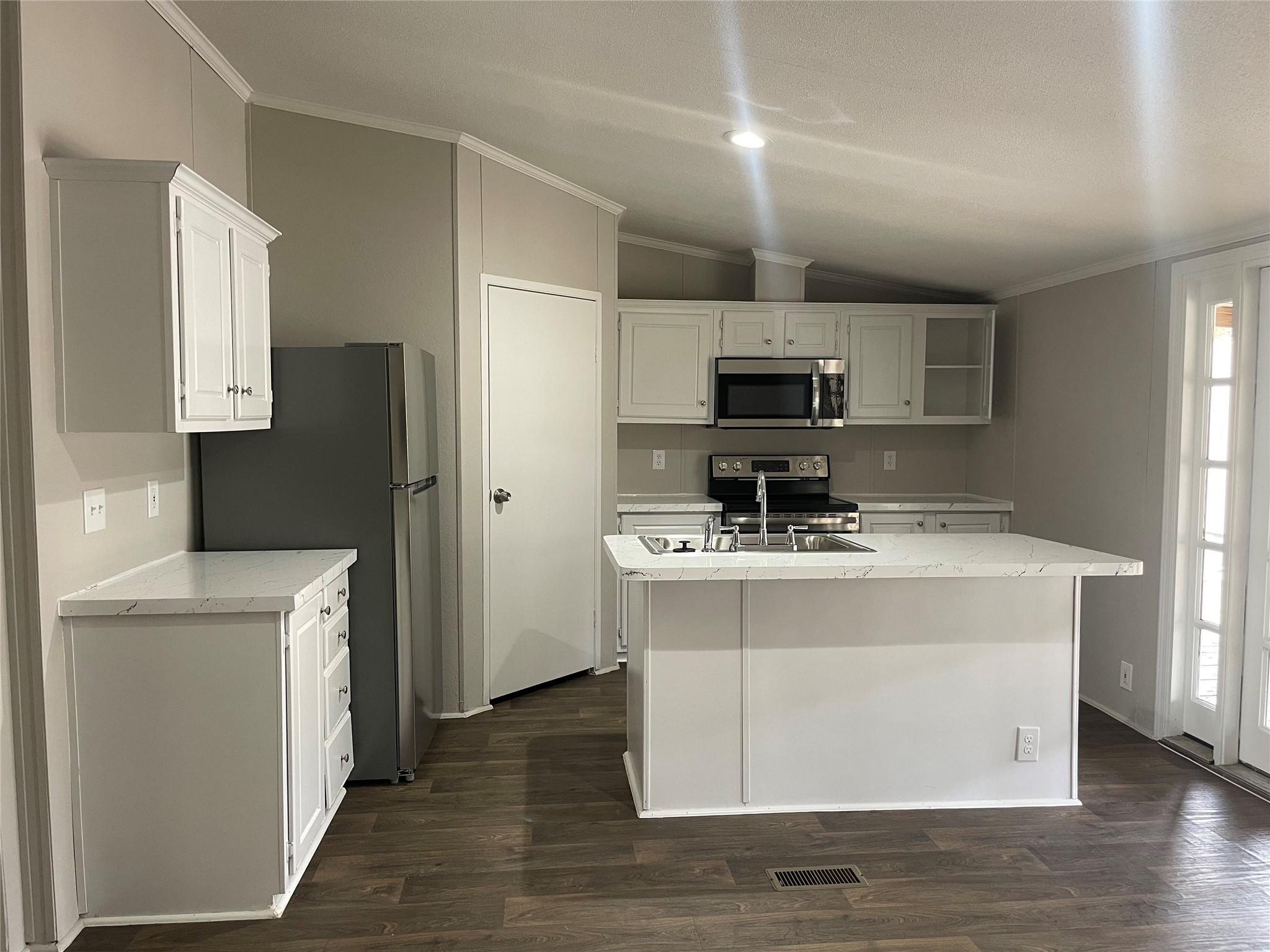 15661 Deer Glen Lane