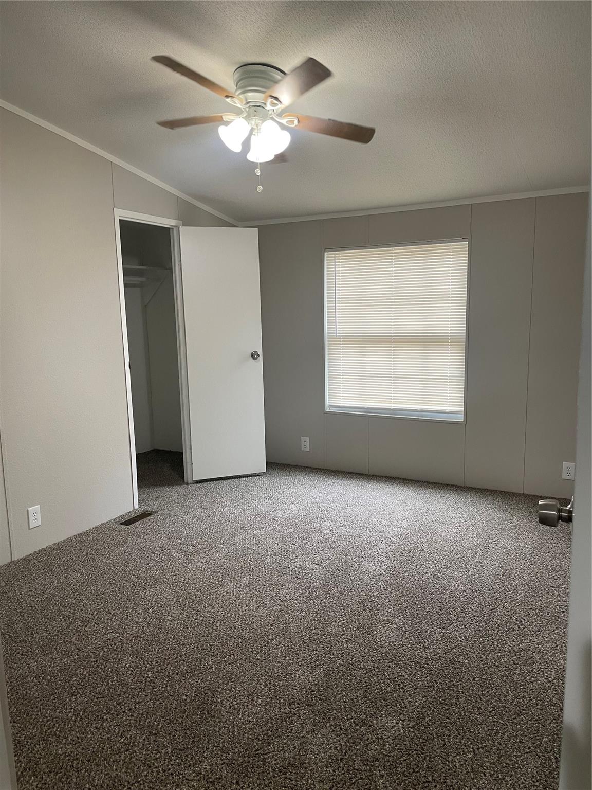 15661 Deer Glen Lane