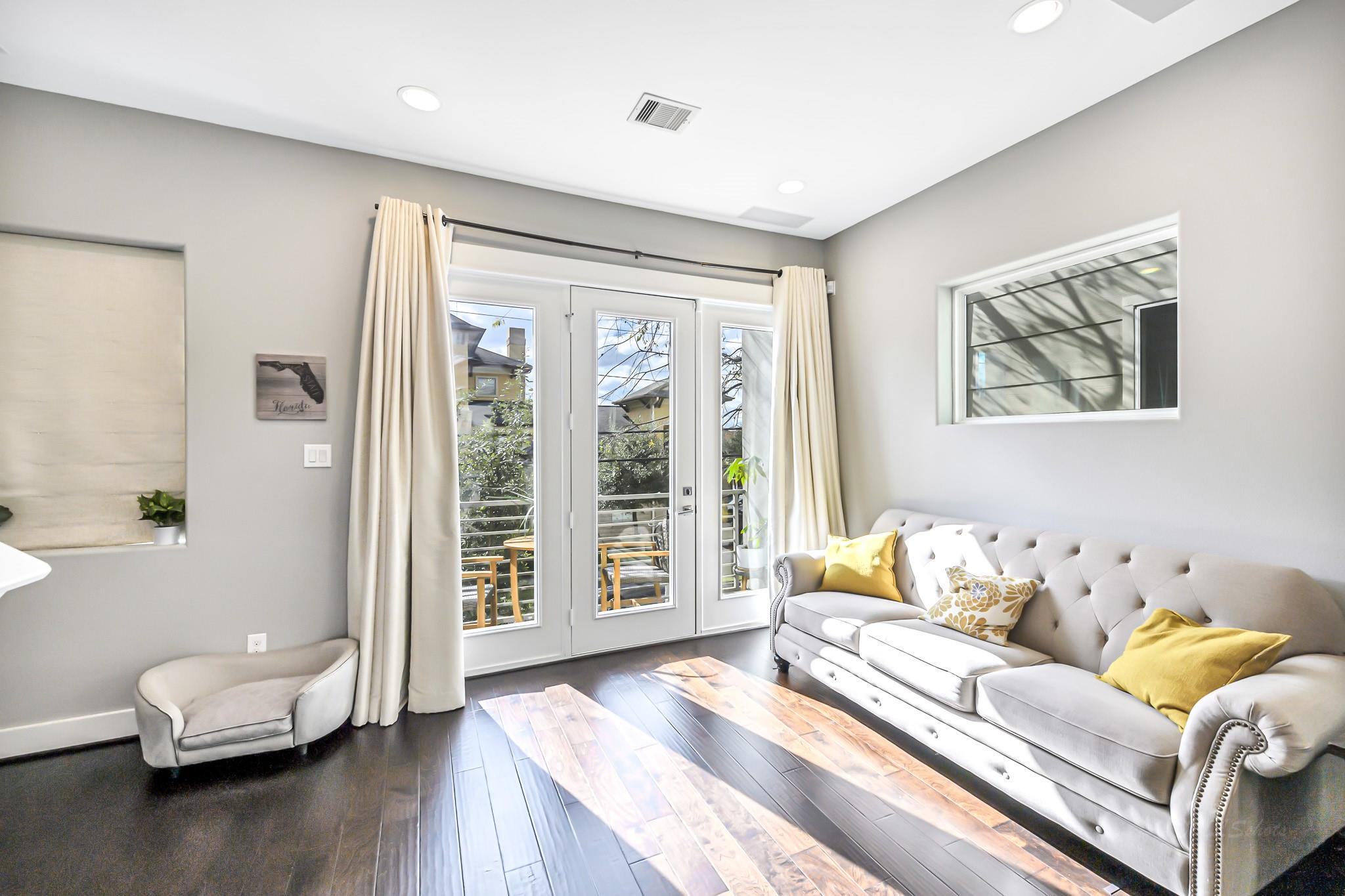 3105 Gillespie Street