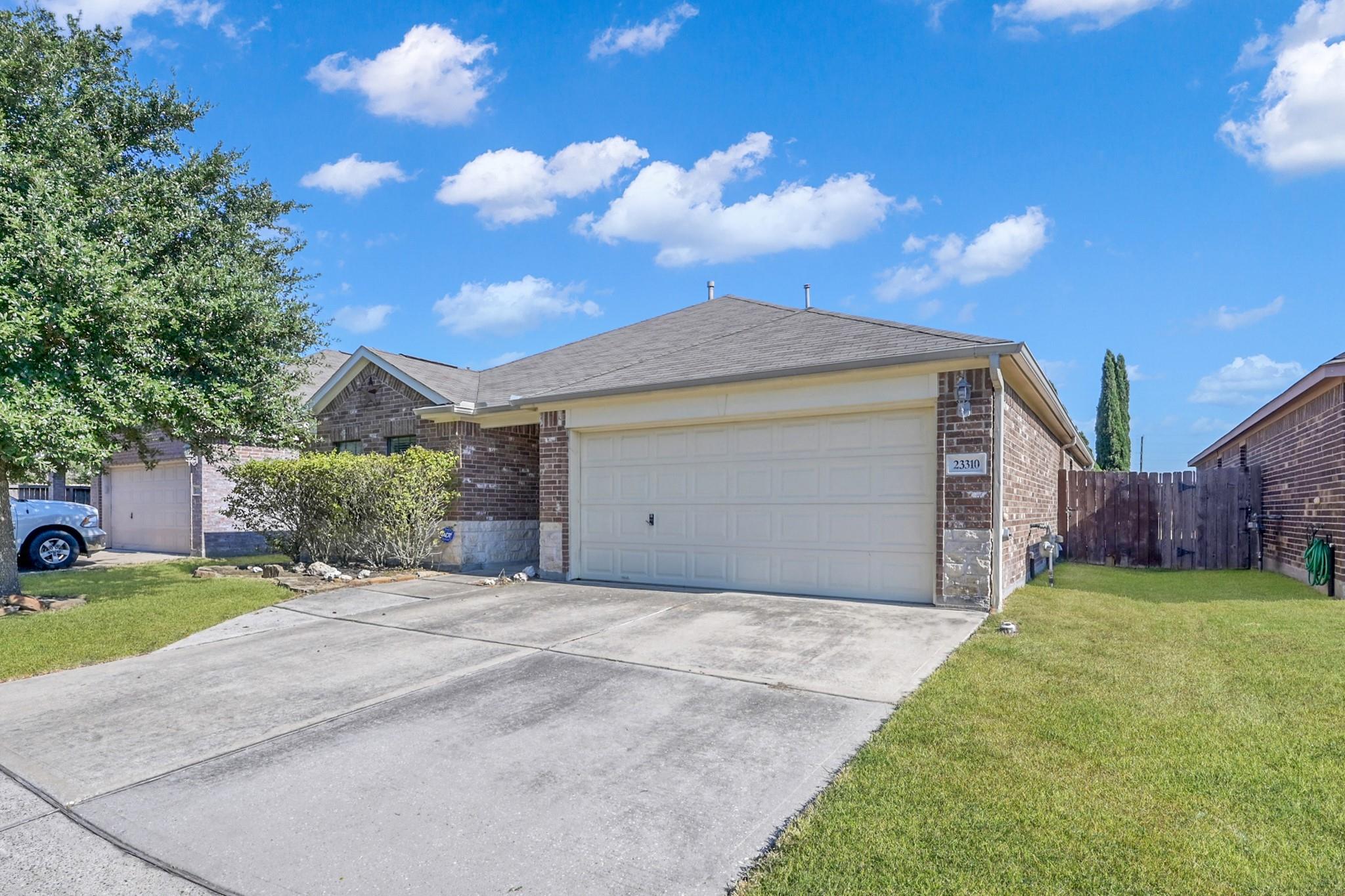 23310 E Pine Ivy Ln Lane