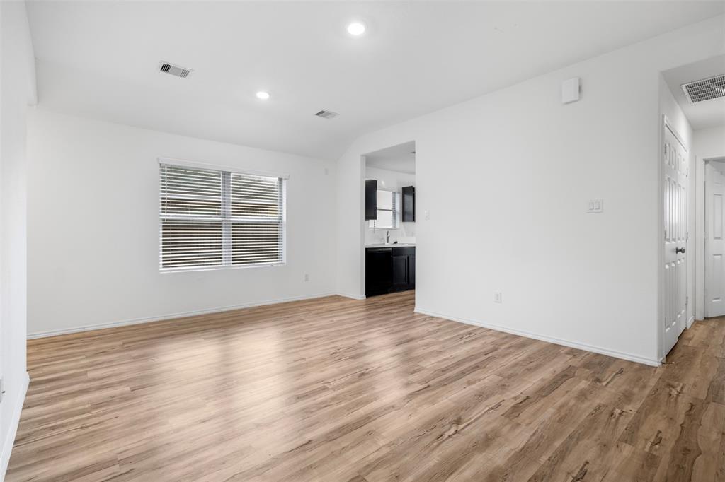 14519 Broadbury Road