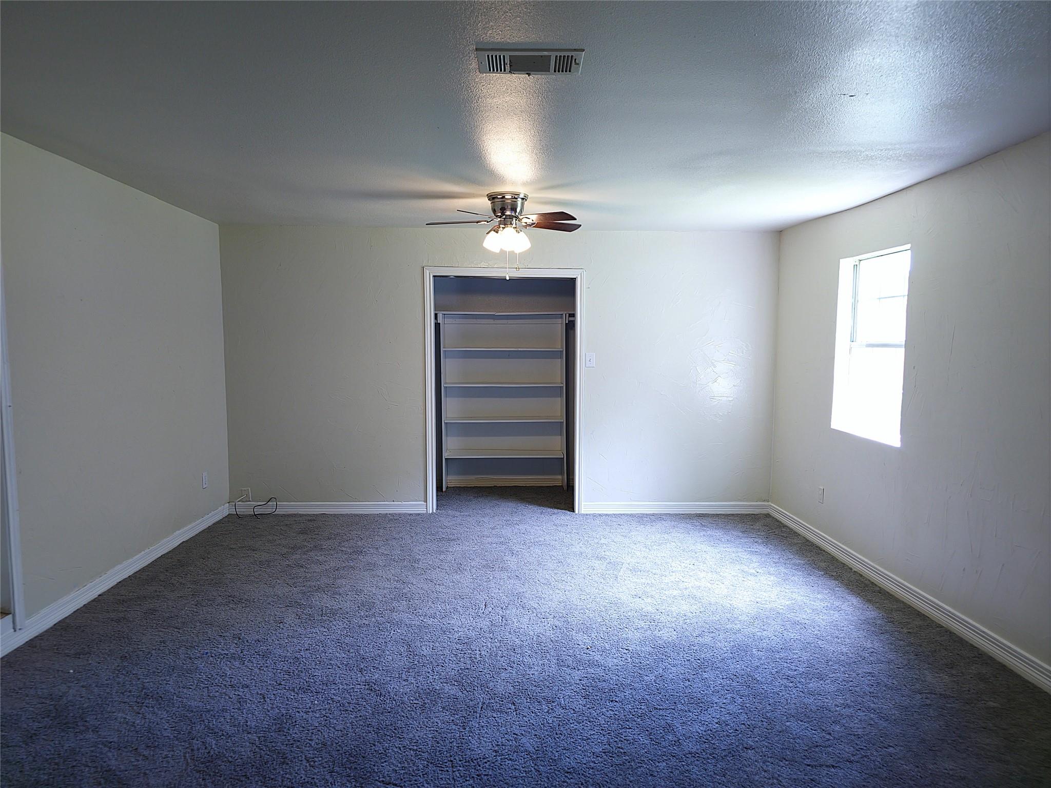 1003 W Hart Avenue