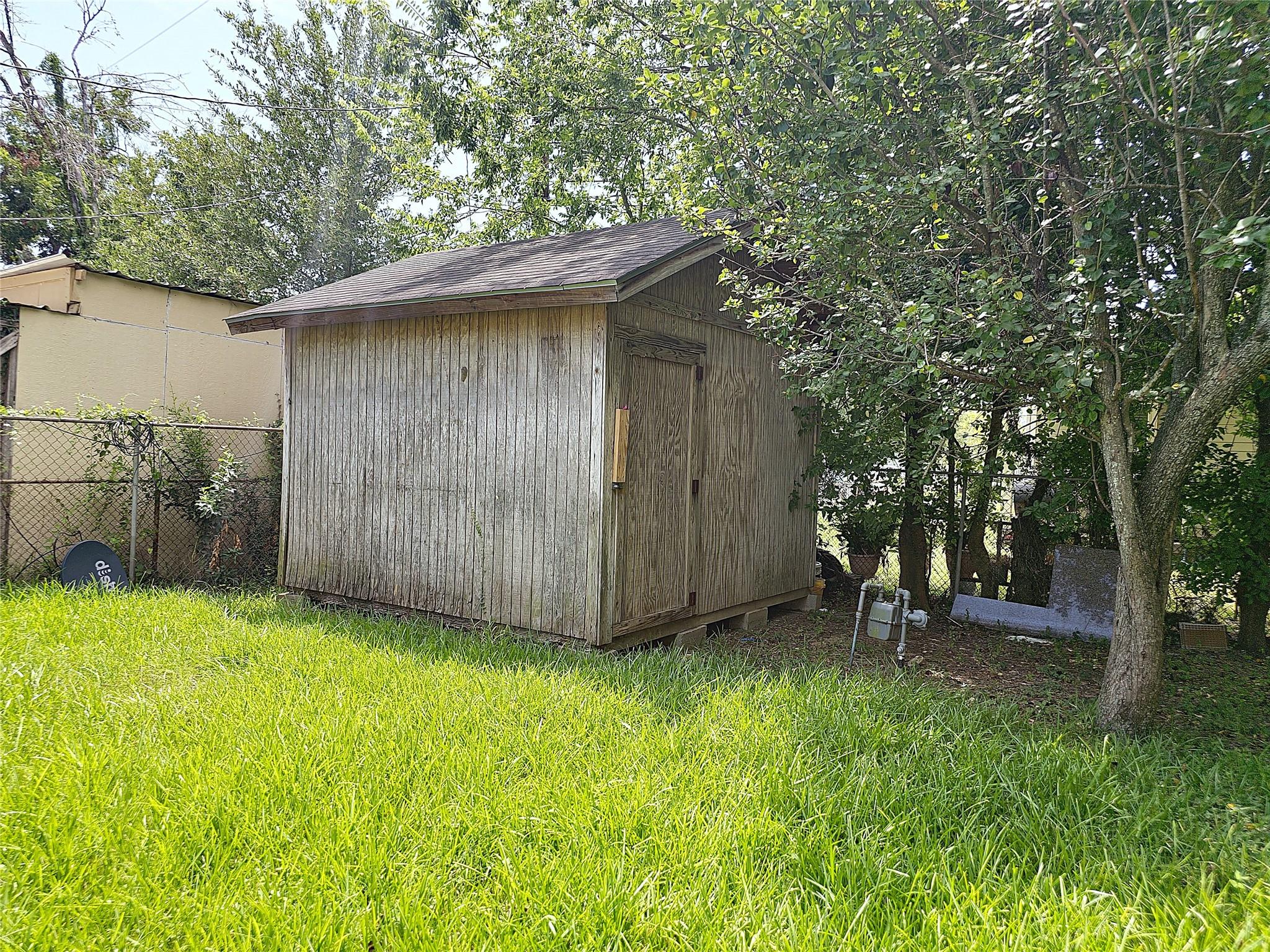 1003 W Hart Avenue