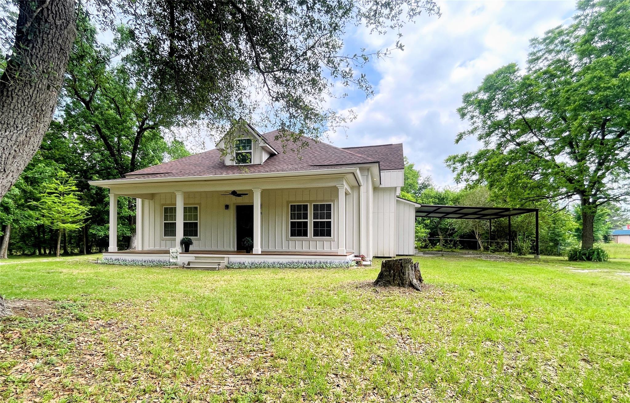 210 W Crescent Drive