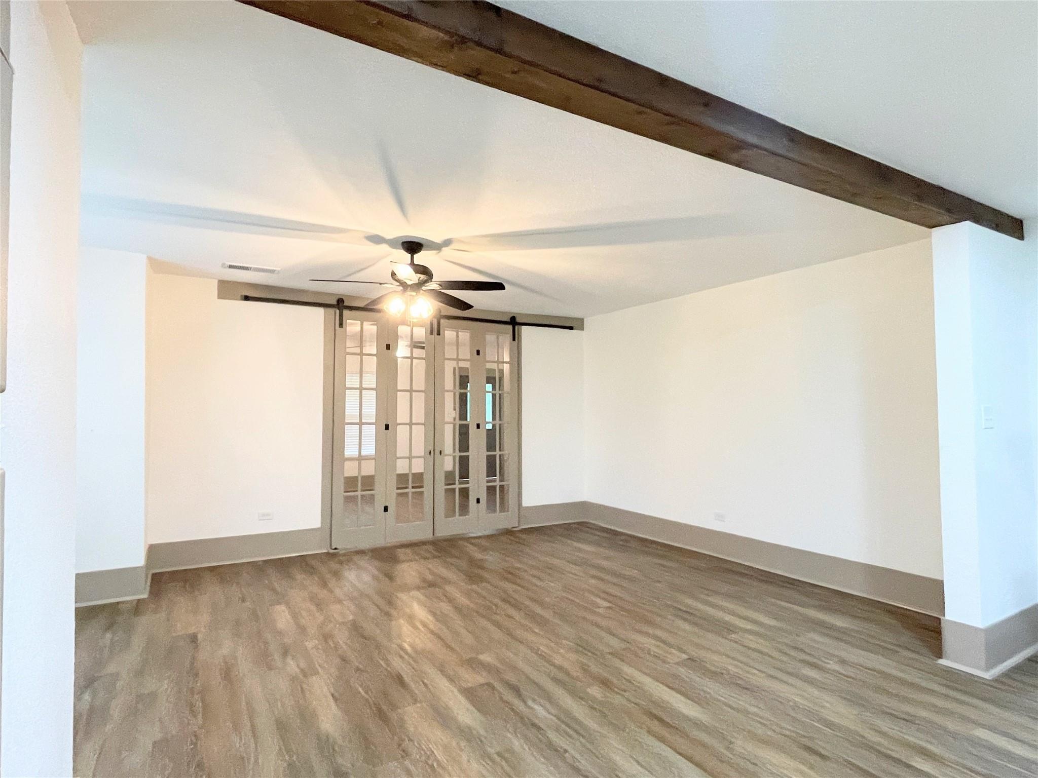210 W Crescent Drive