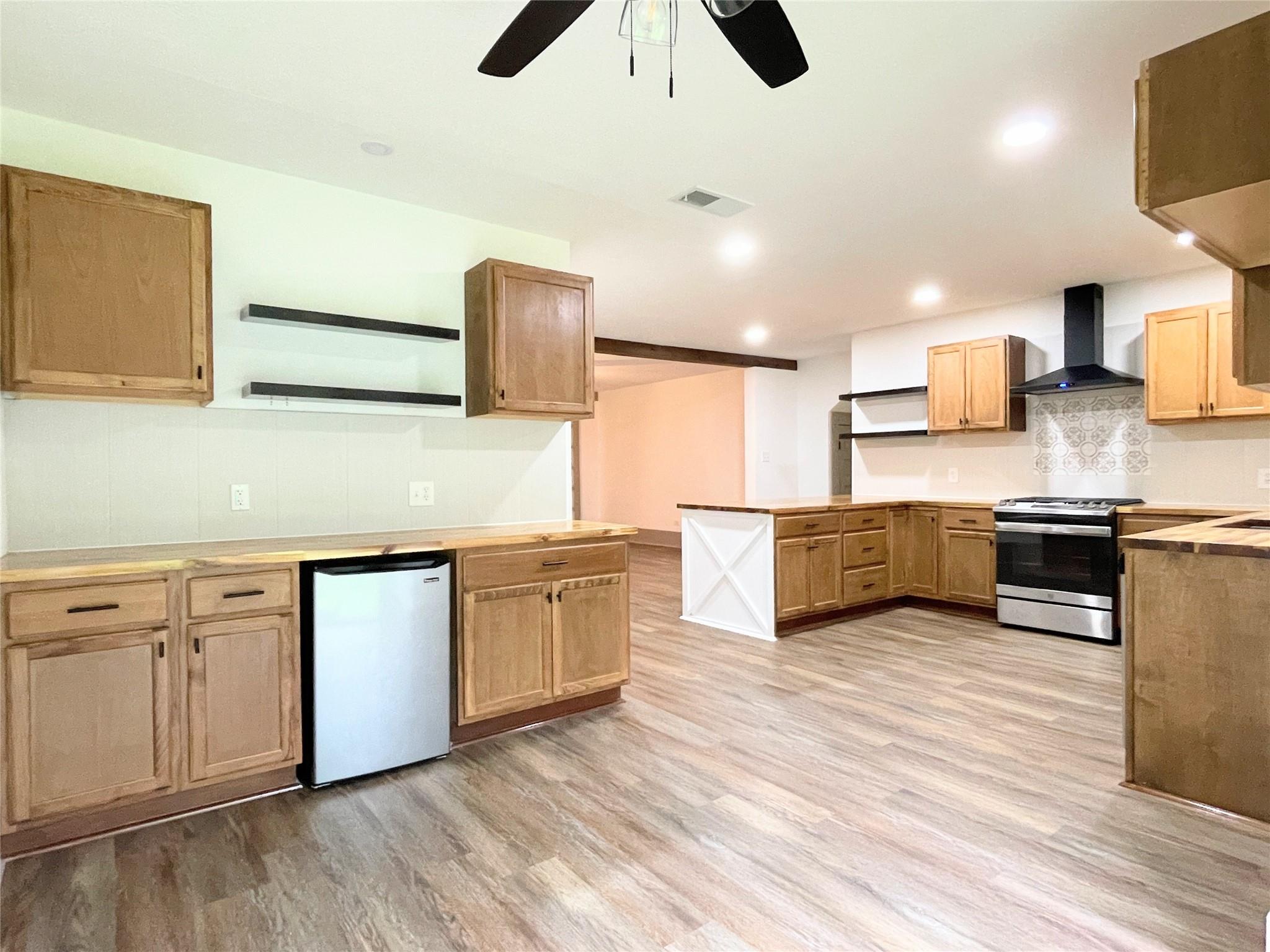 210 W Crescent Drive
