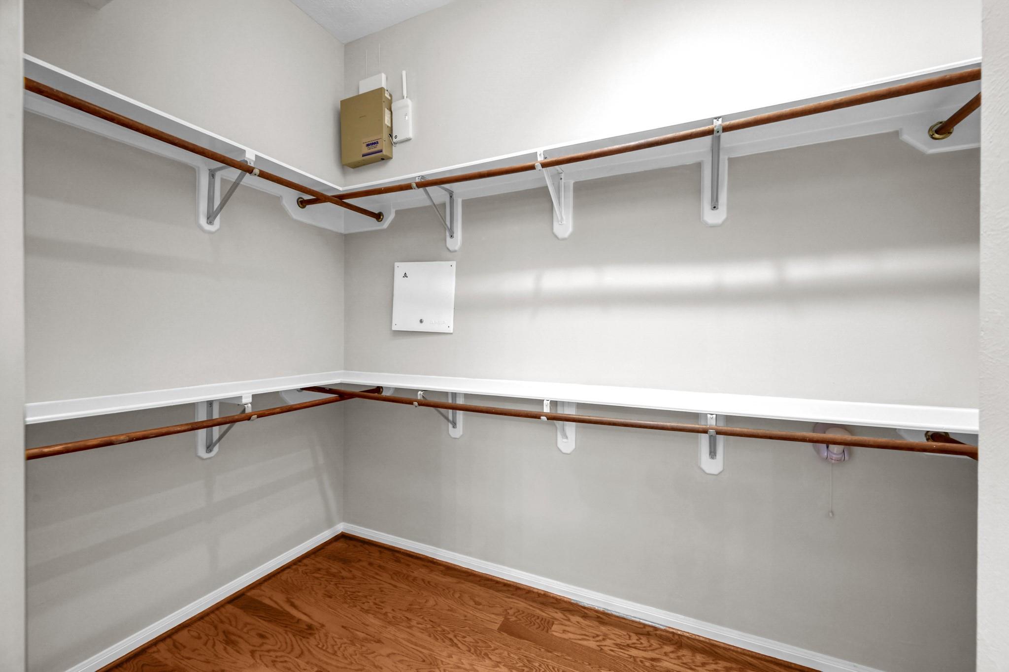 6 Long Springs Place