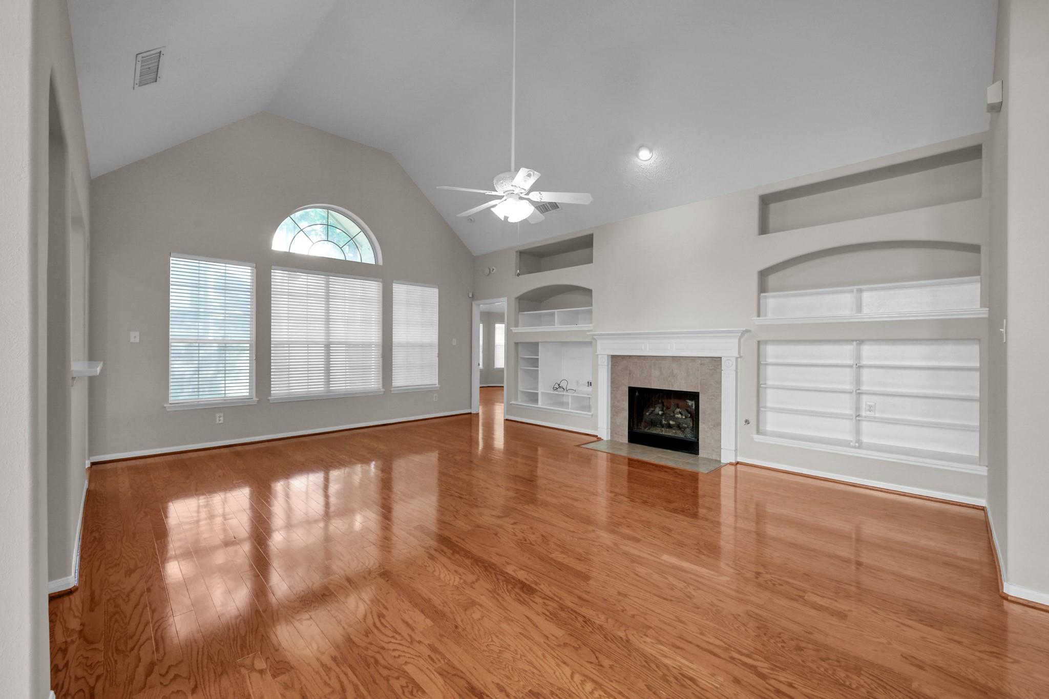 6 Long Springs Place