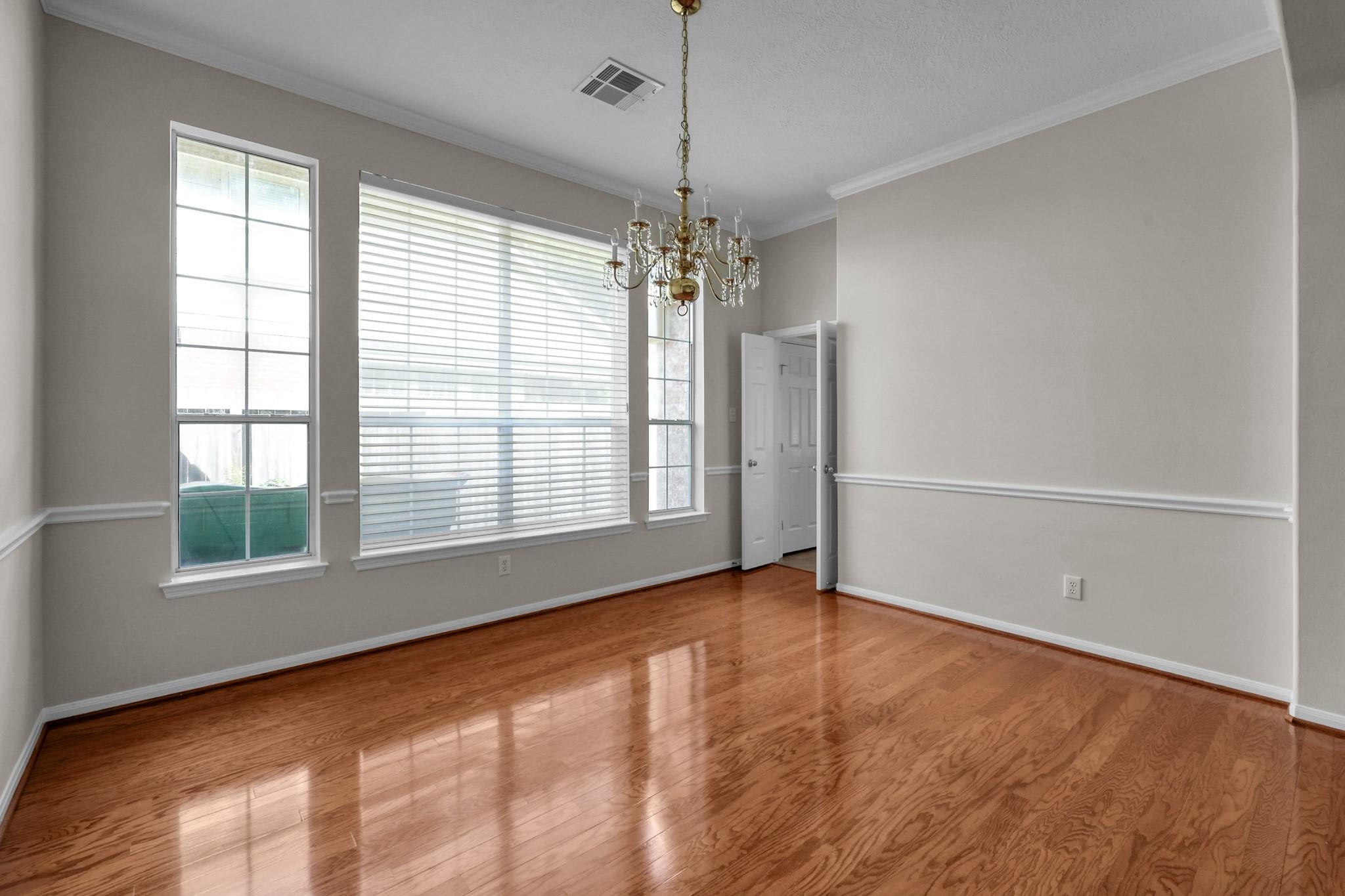 6 Long Springs Place