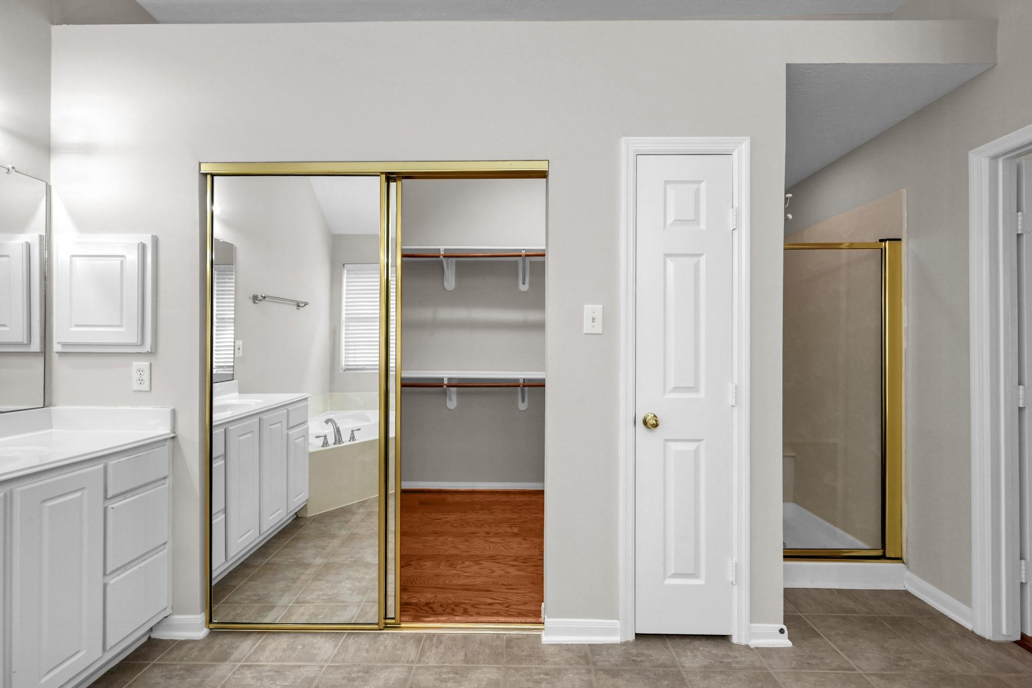 6 Long Springs Place