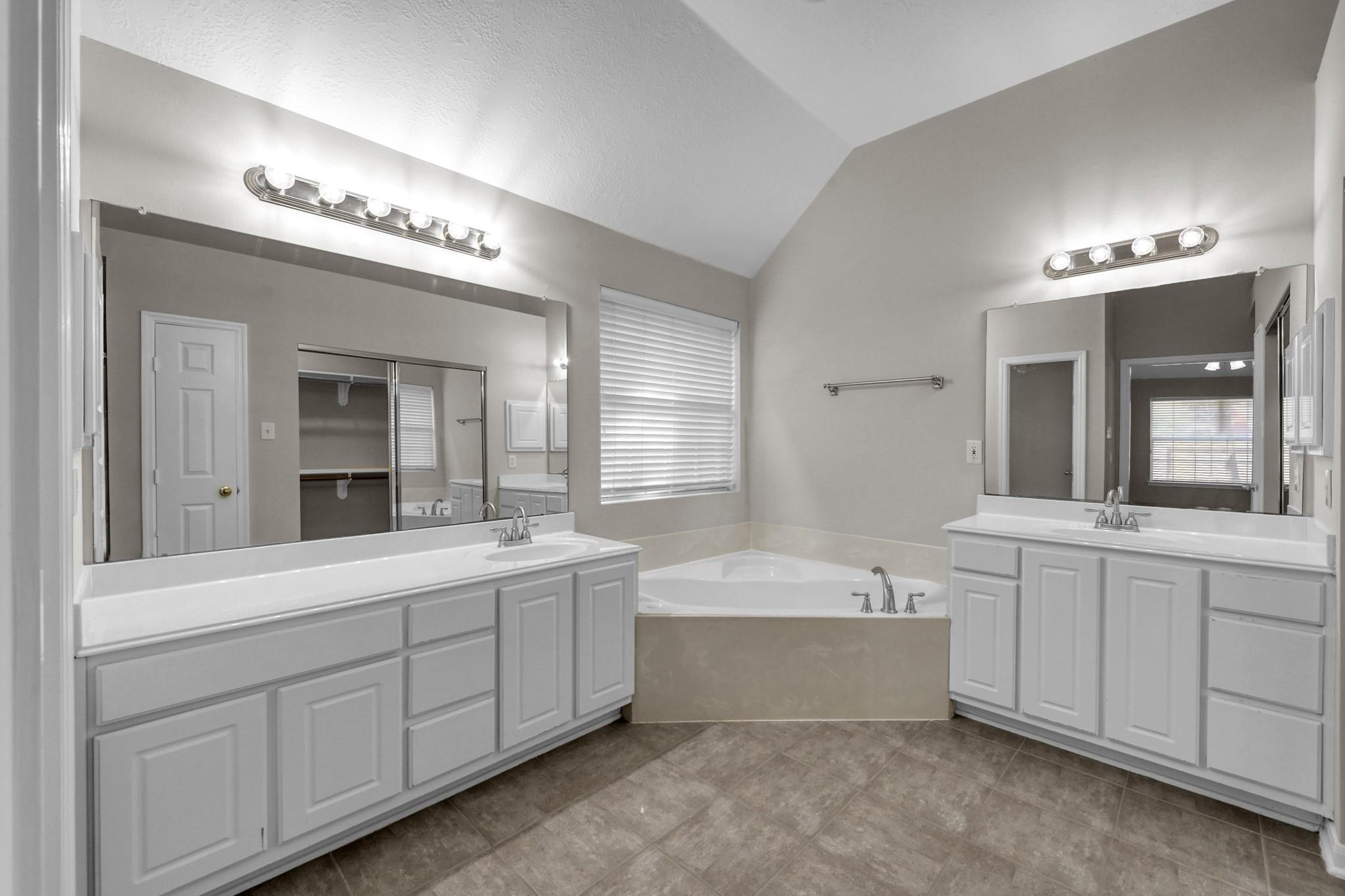 6 Long Springs Place