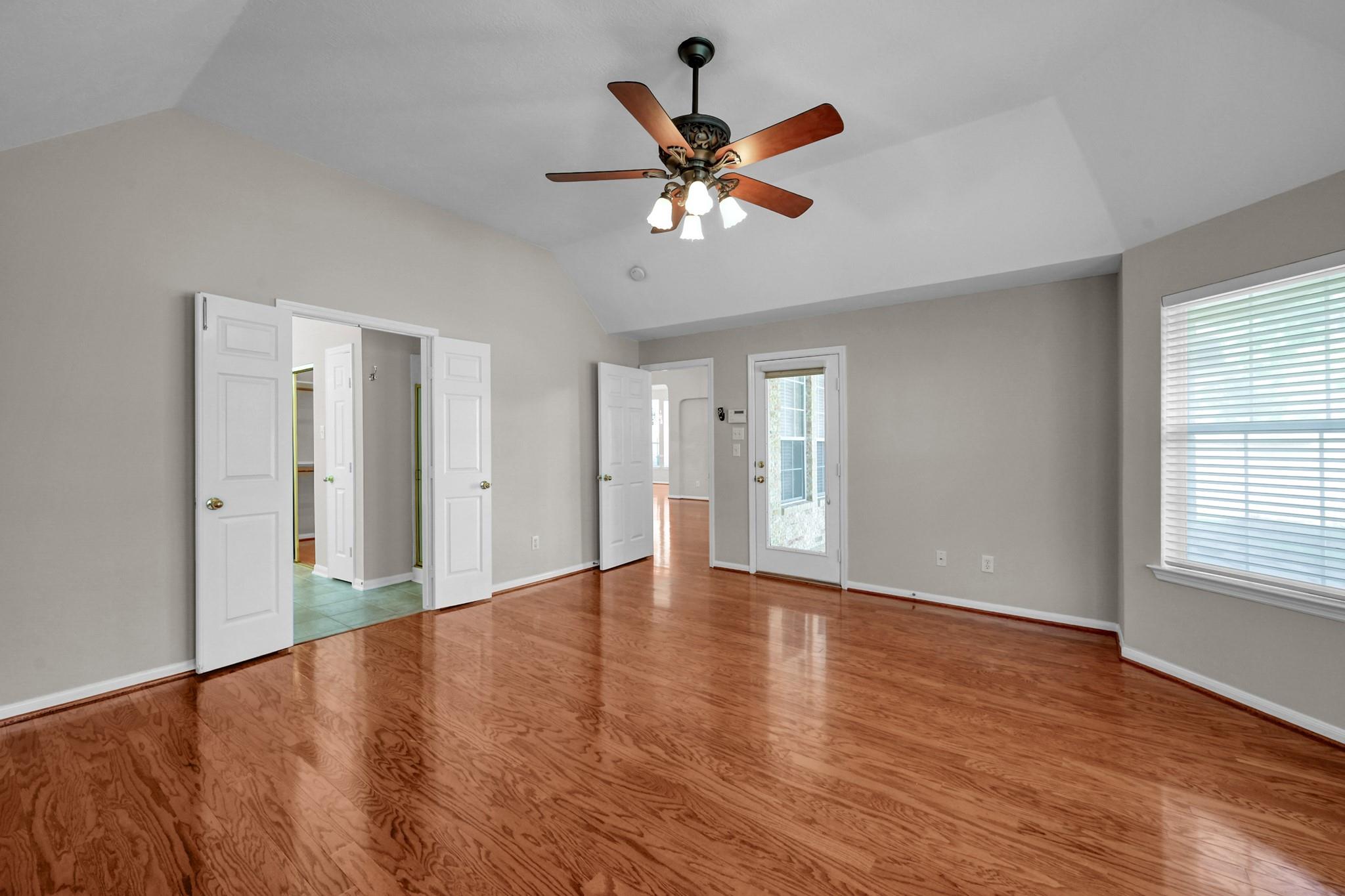 6 Long Springs Place