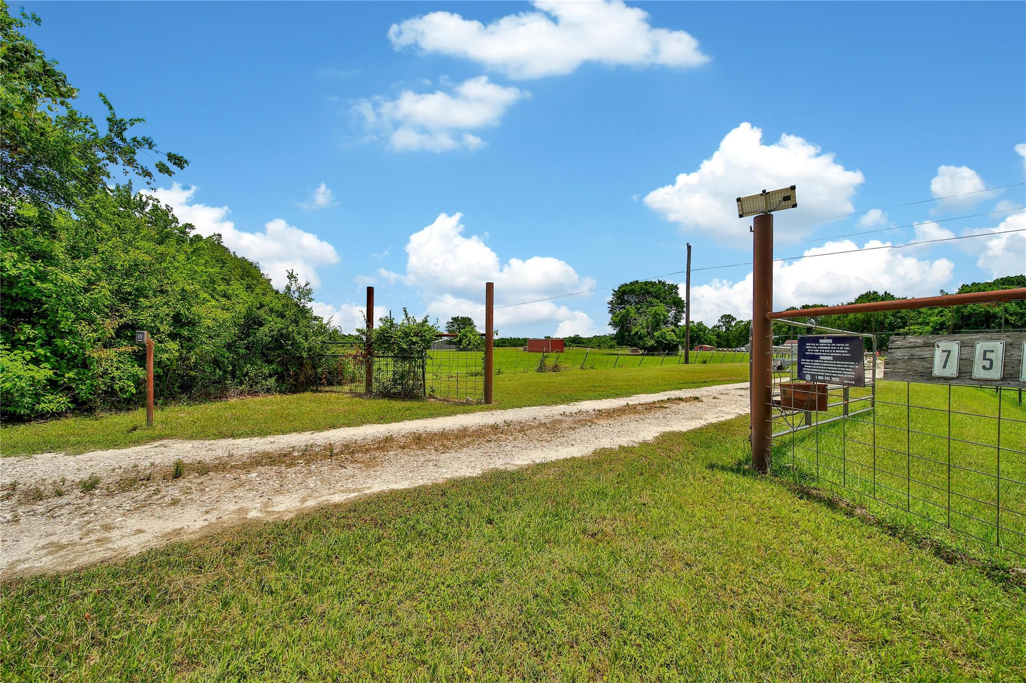 7560 County Road 333, Plantersville