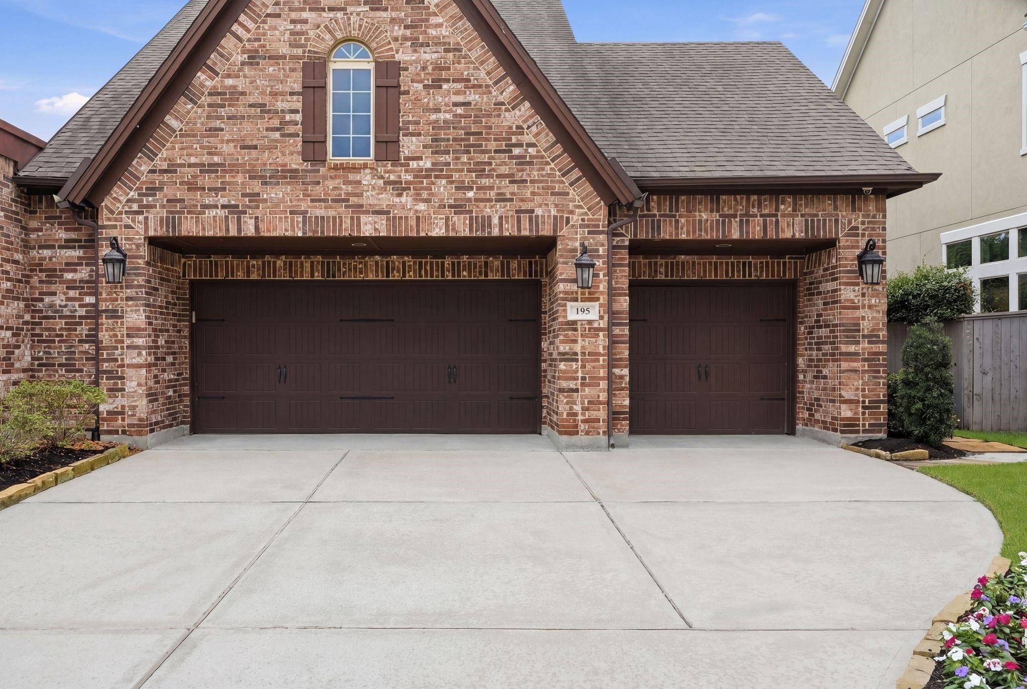 195 S Thatcher Bend Circle