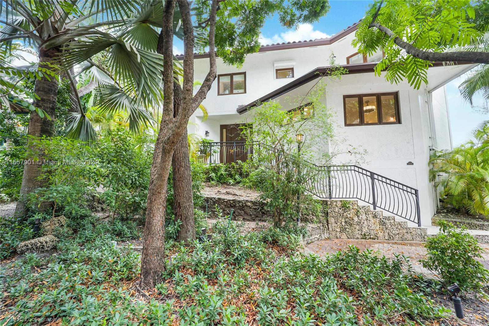 2449 S Bayshore Dr