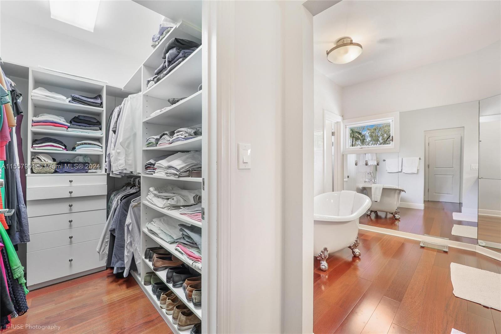 2449 S Bayshore Dr