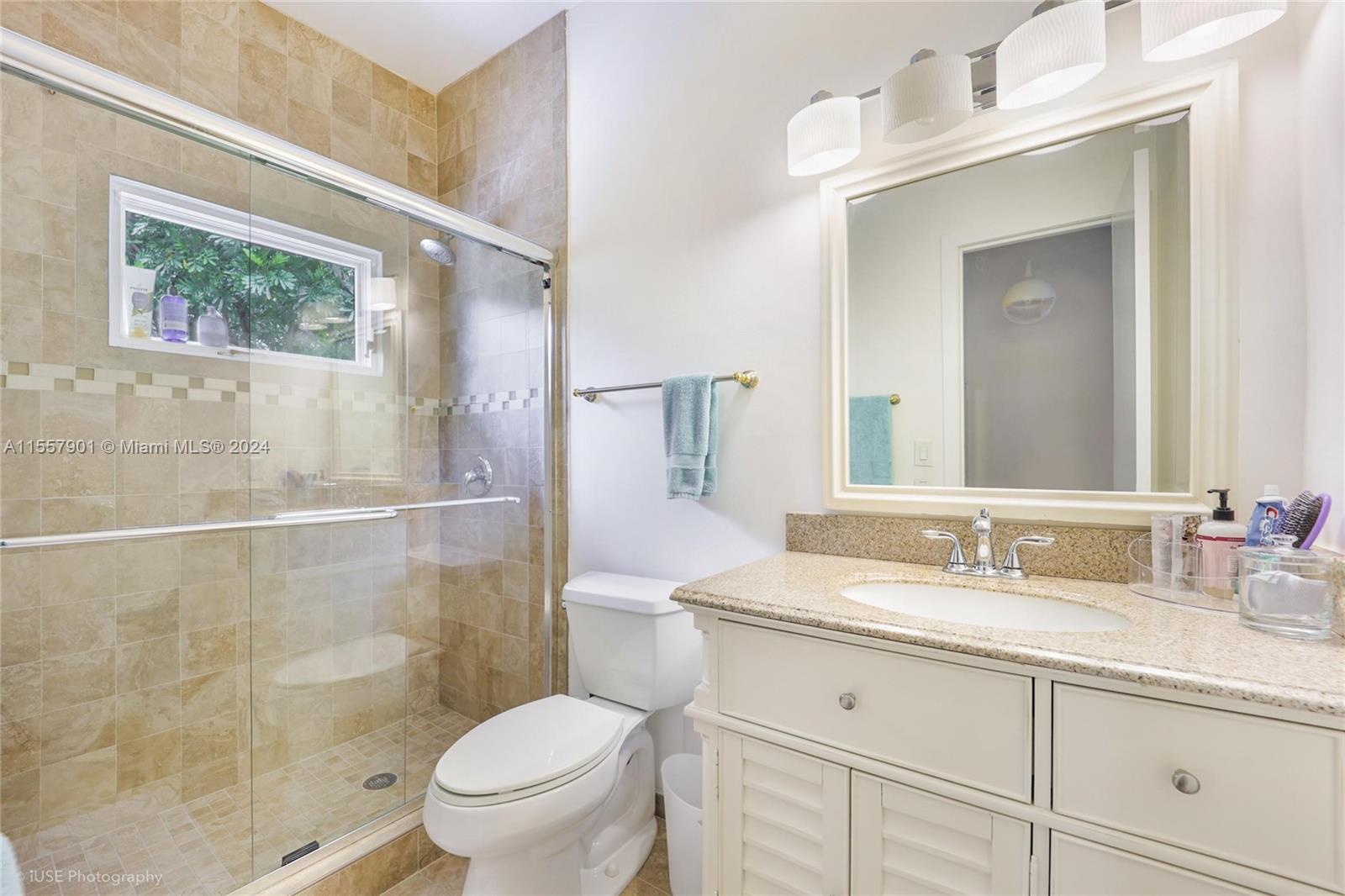 2449 S Bayshore Dr