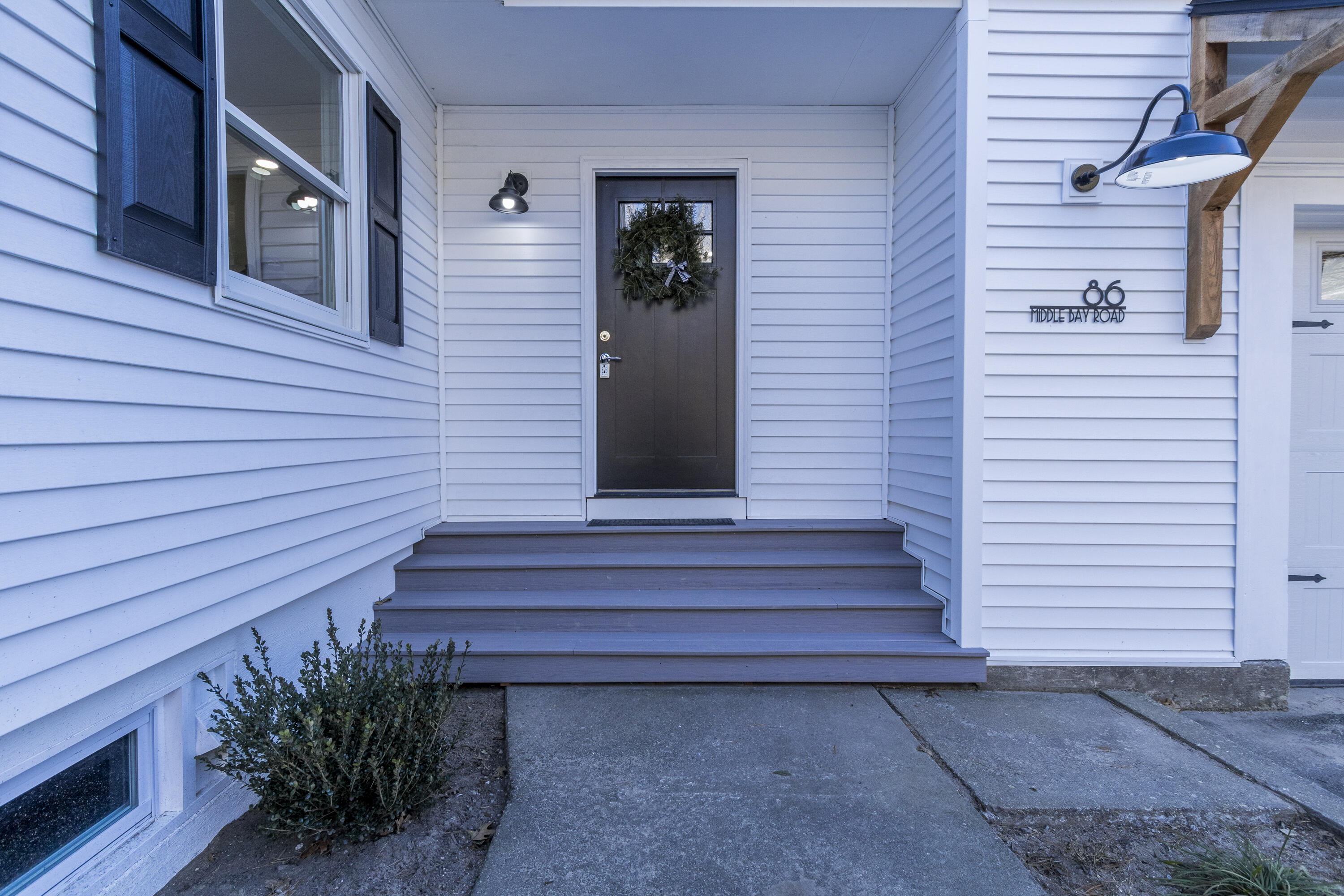 86 Middle Bay Road
