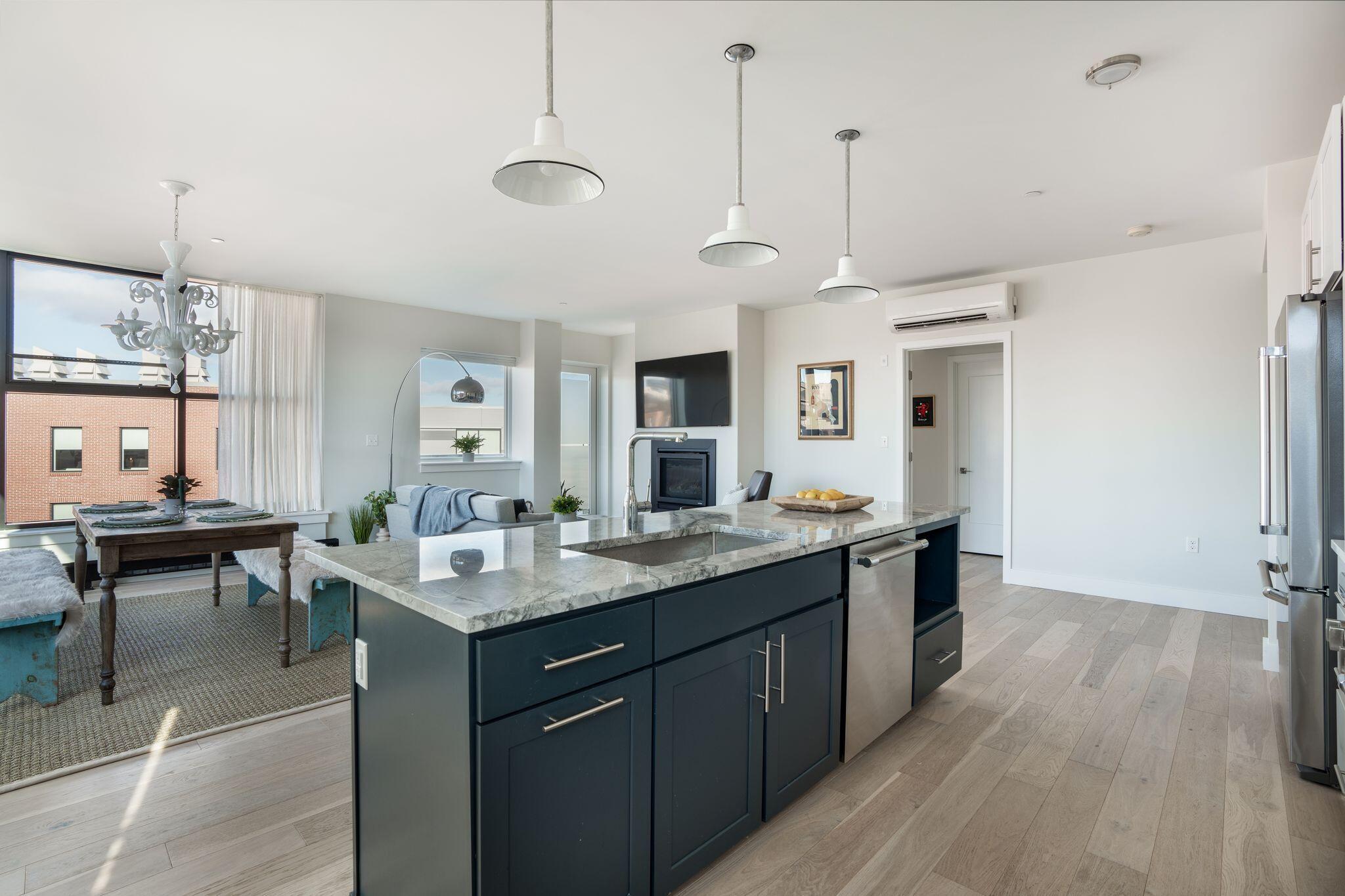 383 Commercial Street, 604