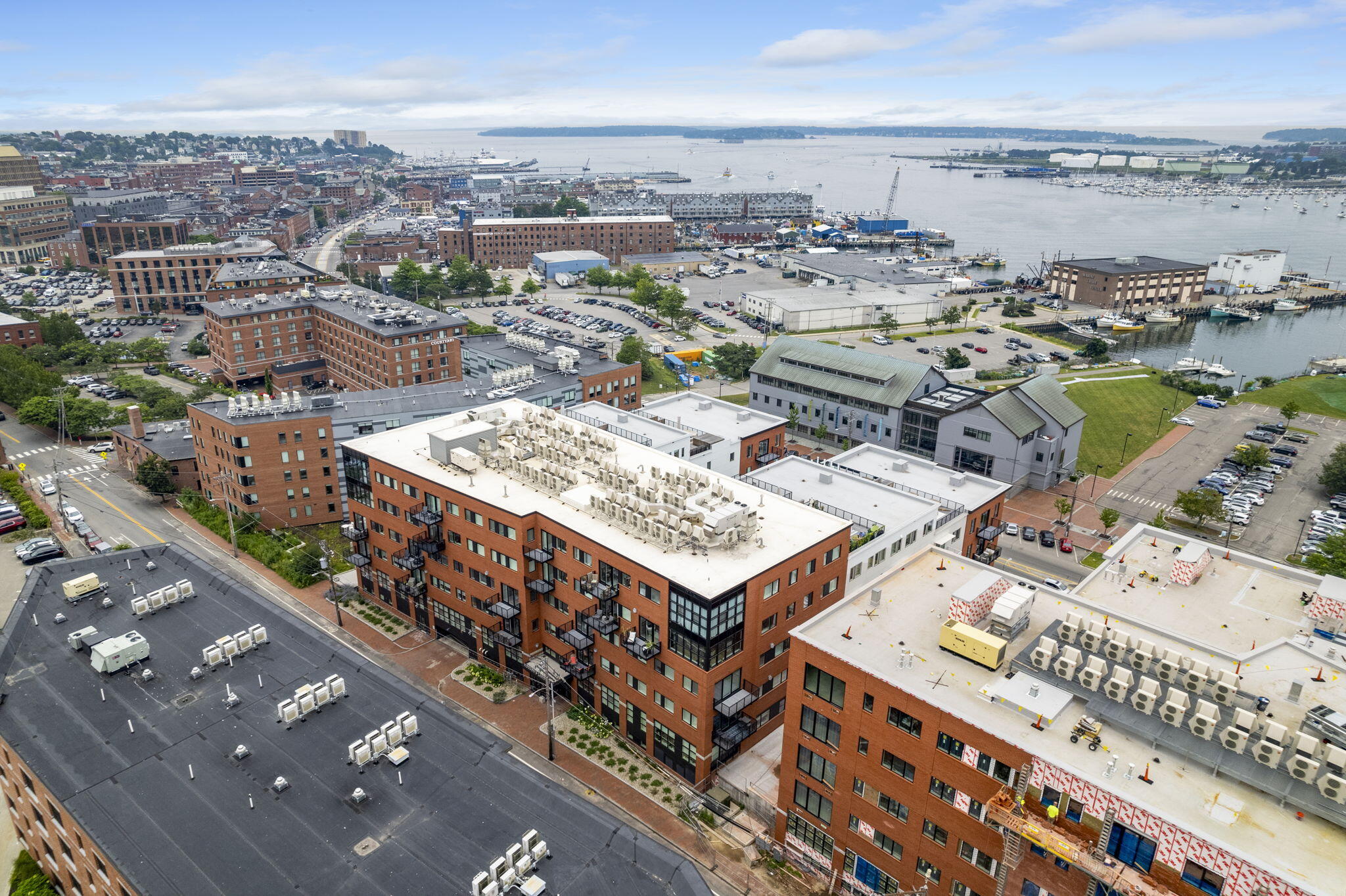 383 Commercial Street, 604