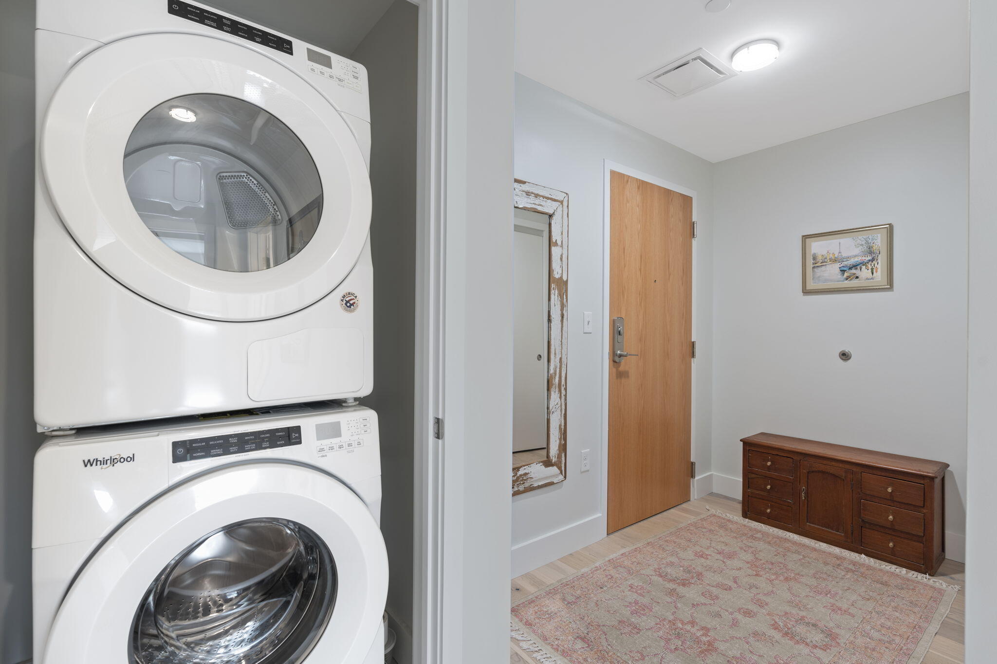 383 Commercial Street, 604