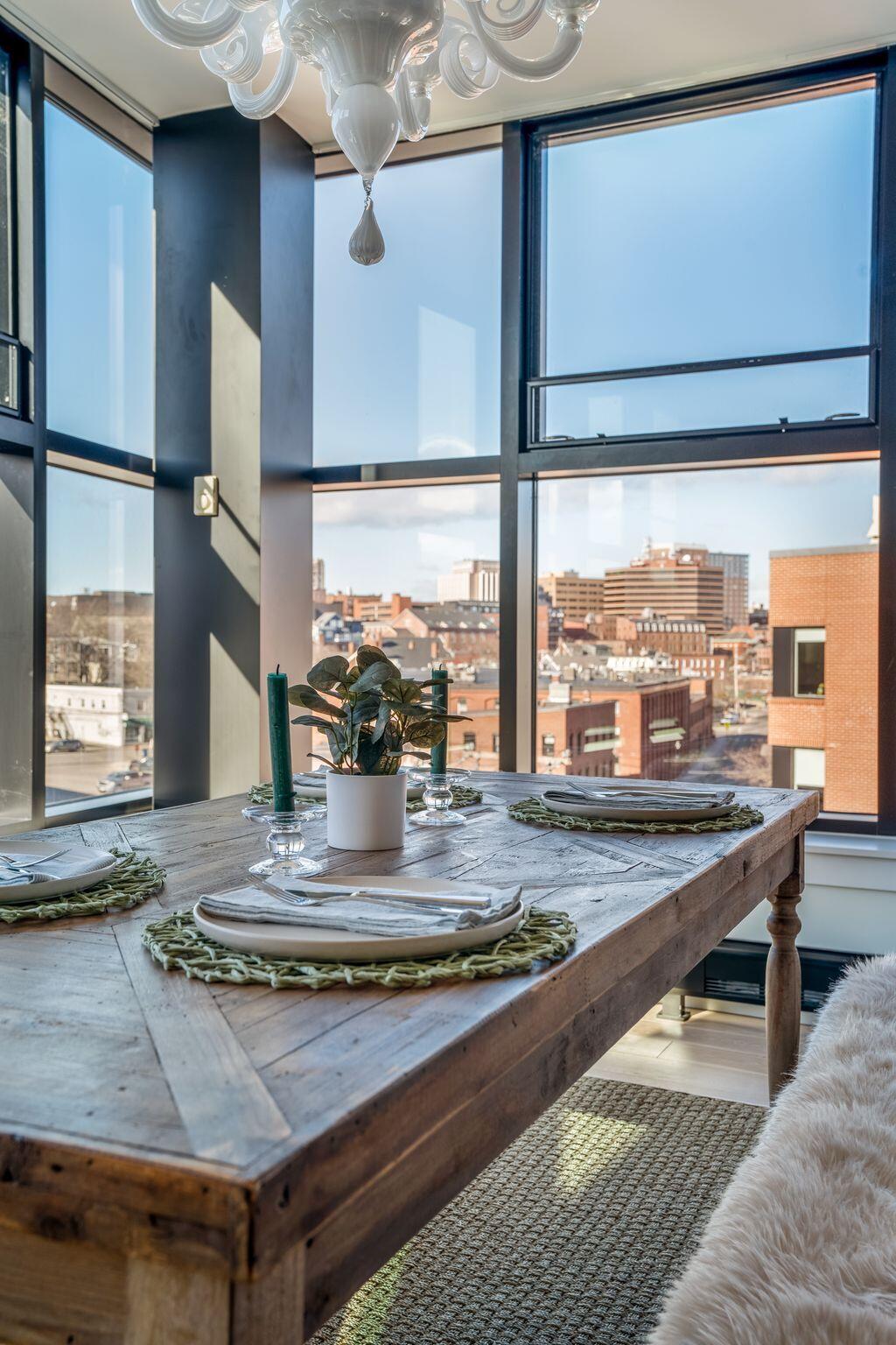 383 Commercial Street, 604