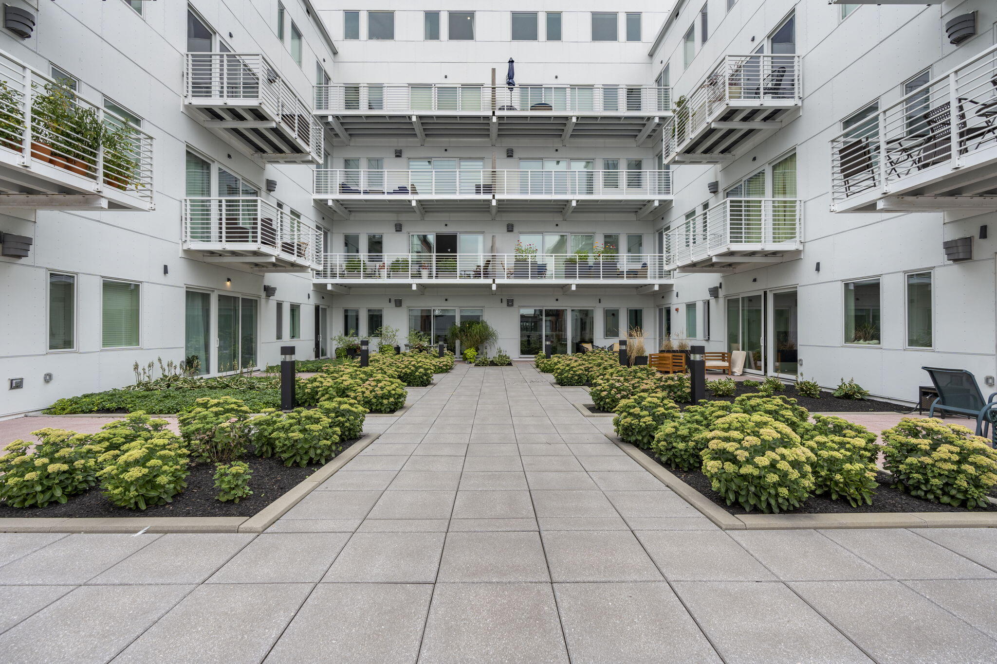 383 Commercial Street, 604