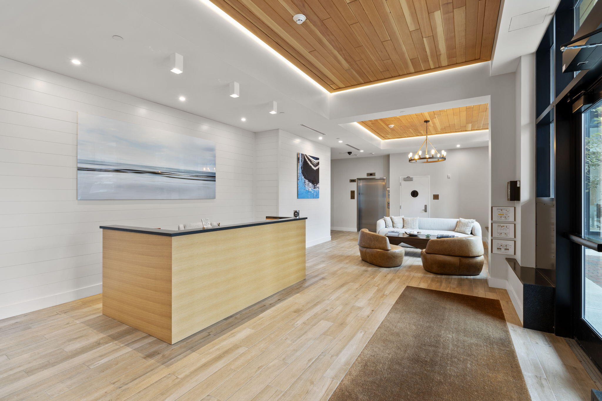 383 Commercial Street, 604