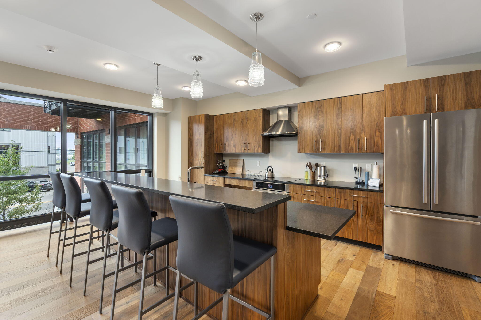 383 Commercial Street, 604