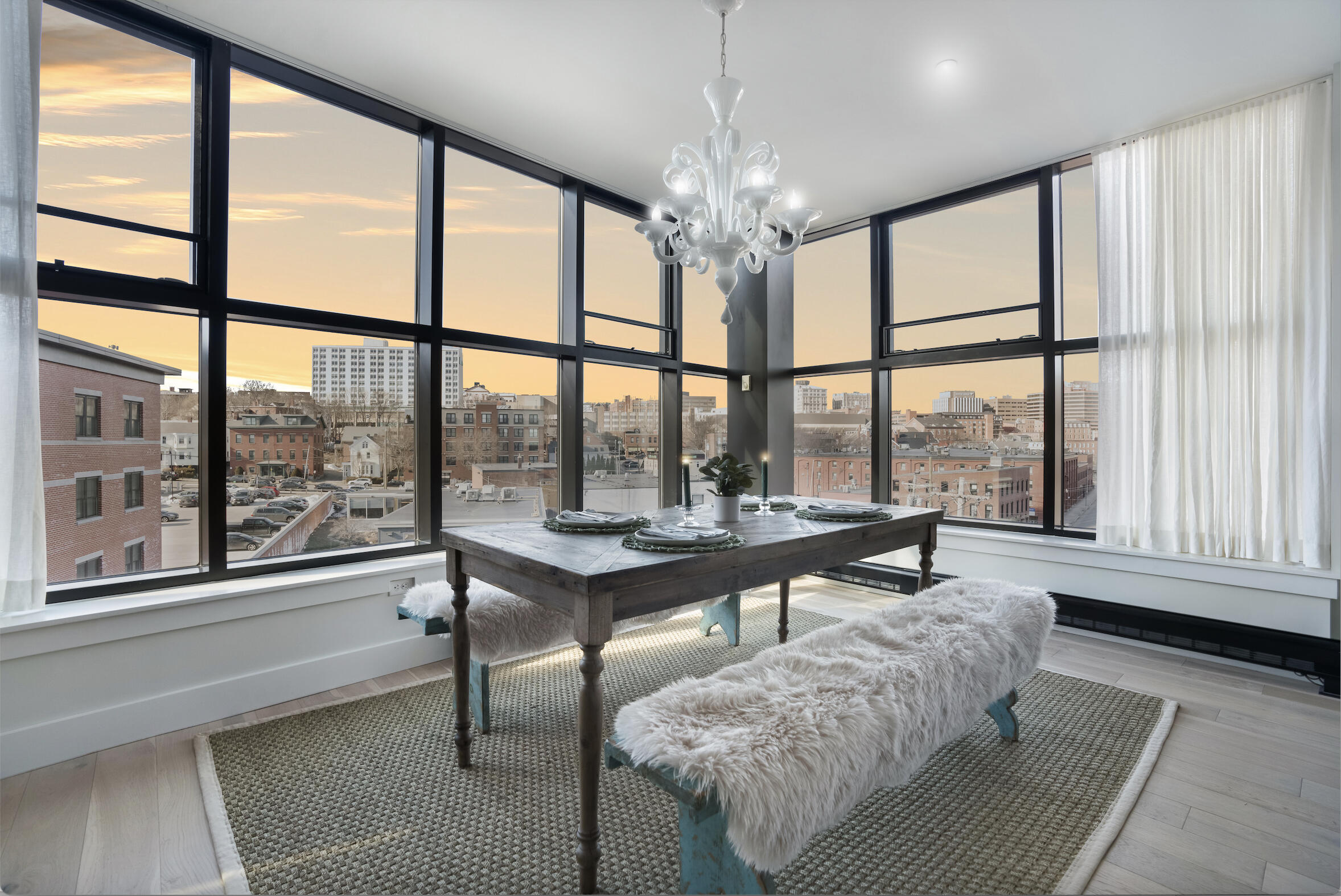 383 Commercial Street, 604