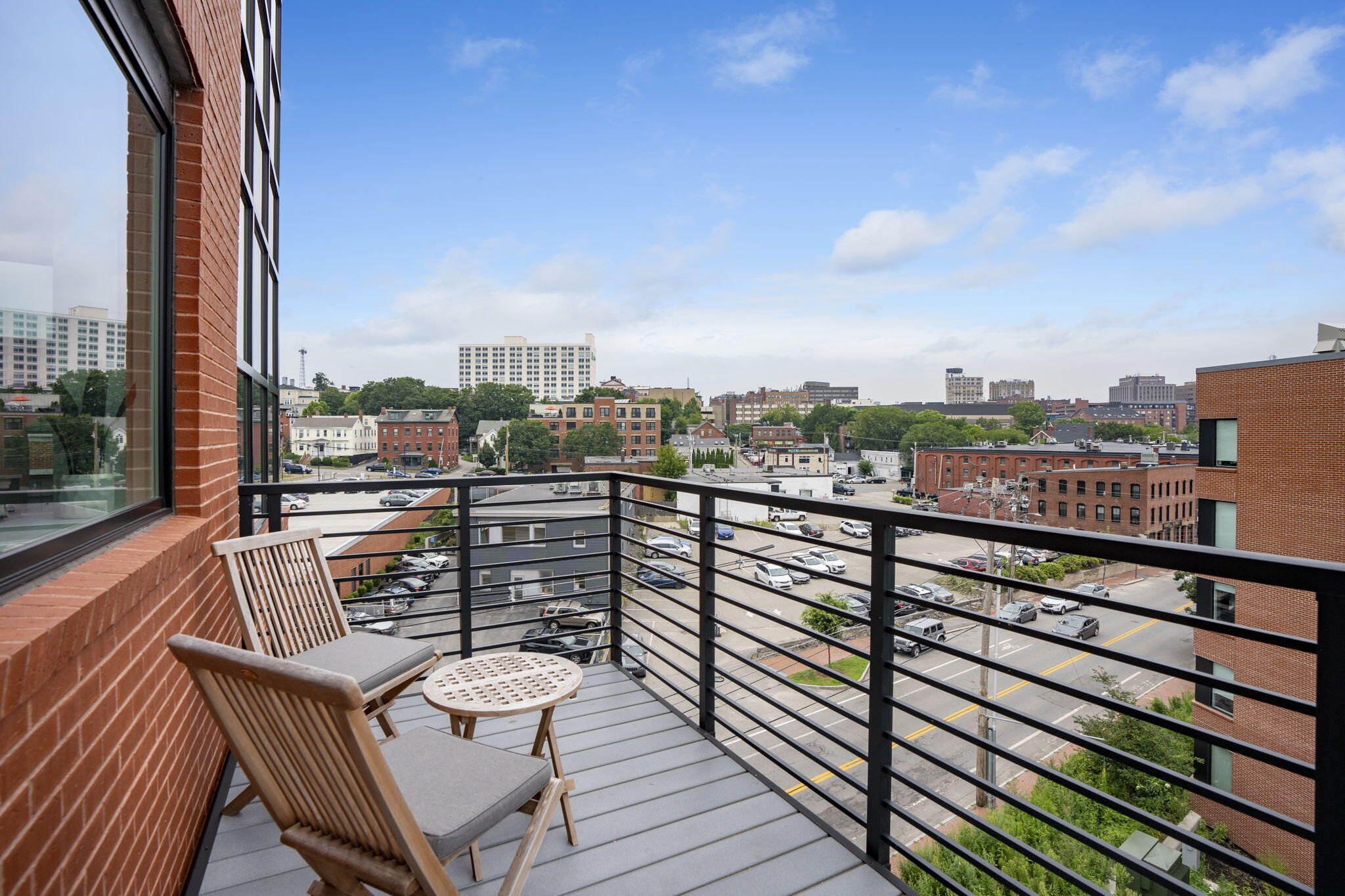 383 Commercial Street, 604