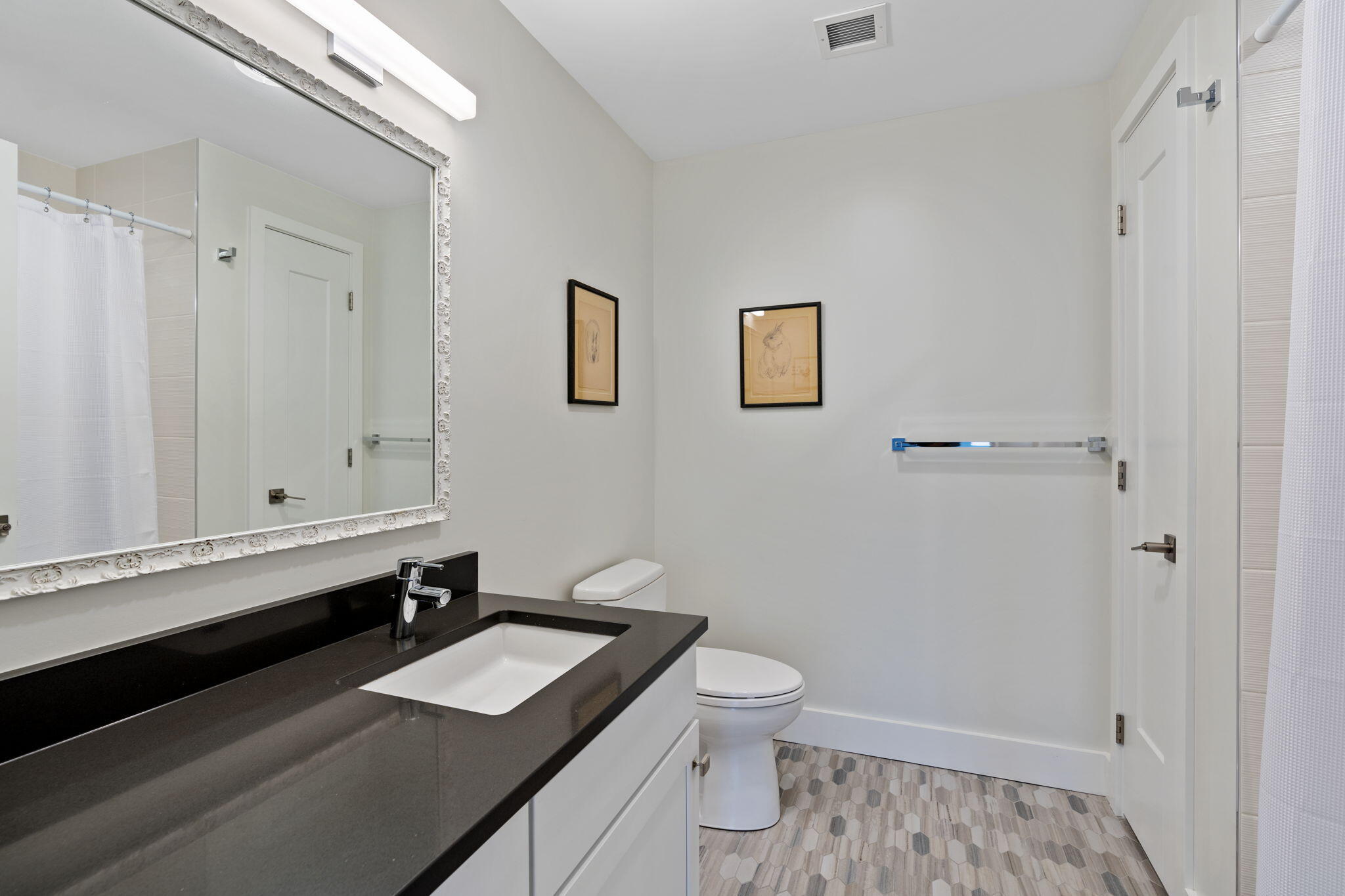 383 Commercial Street, 604