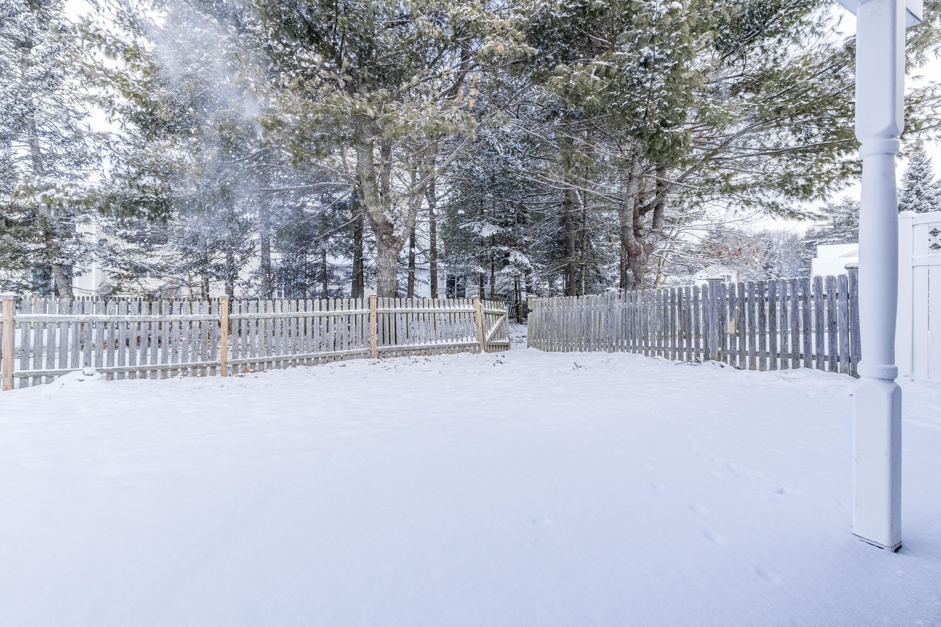 25 Beaver Pond Road, 25