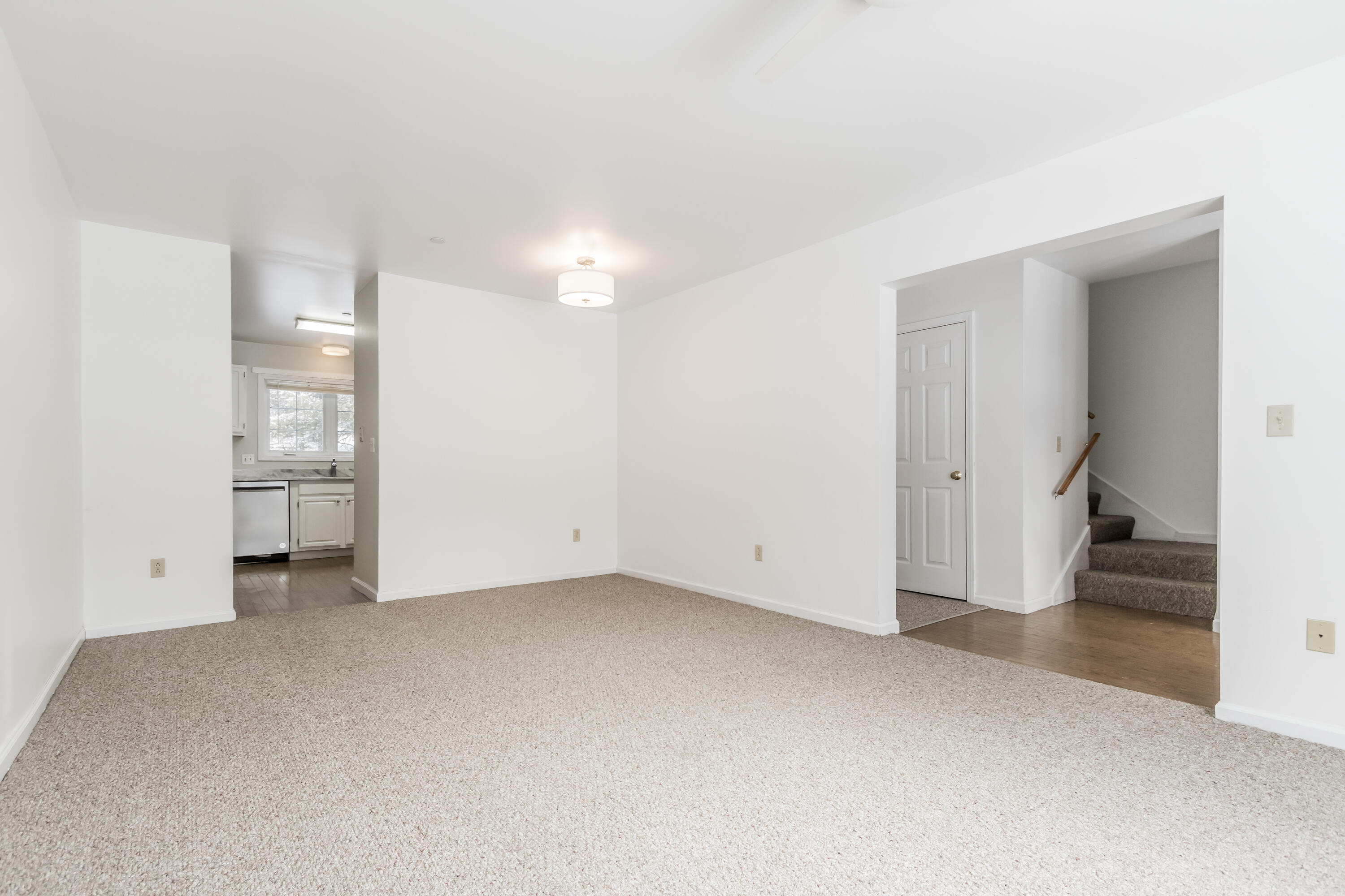 25 Beaver Pond Road, 25