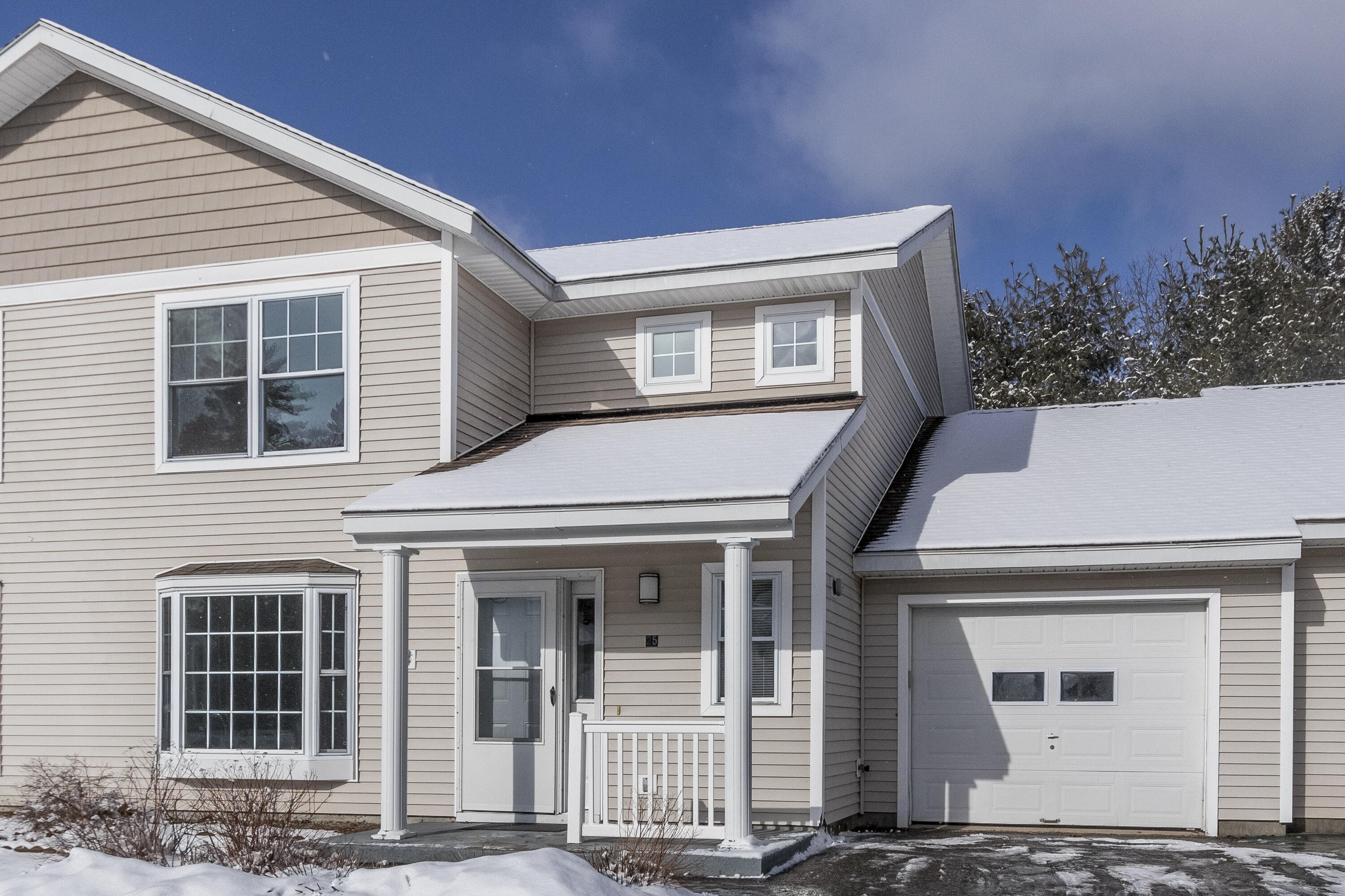 25 Beaver Pond Road, 25