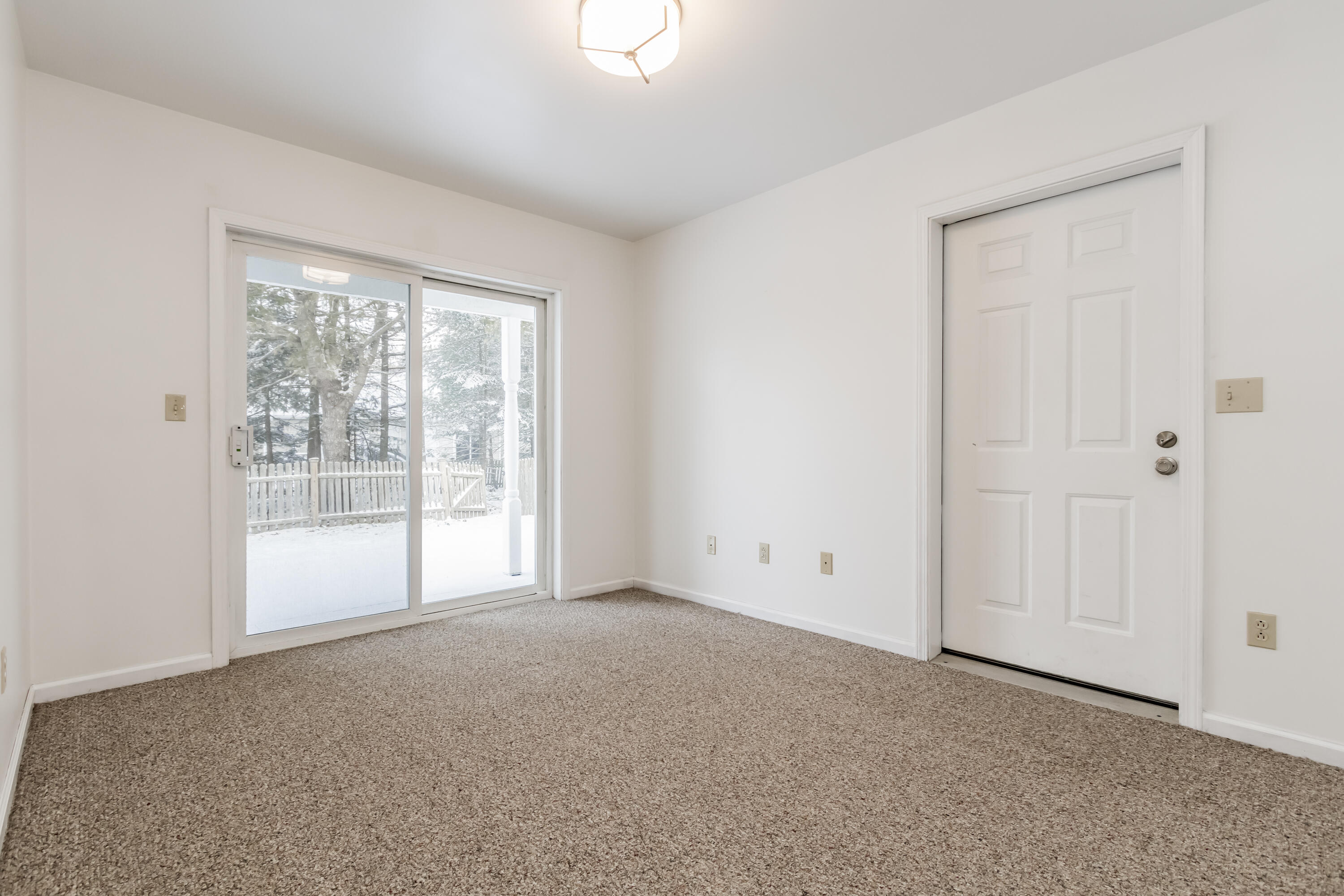 25 Beaver Pond Road, 25