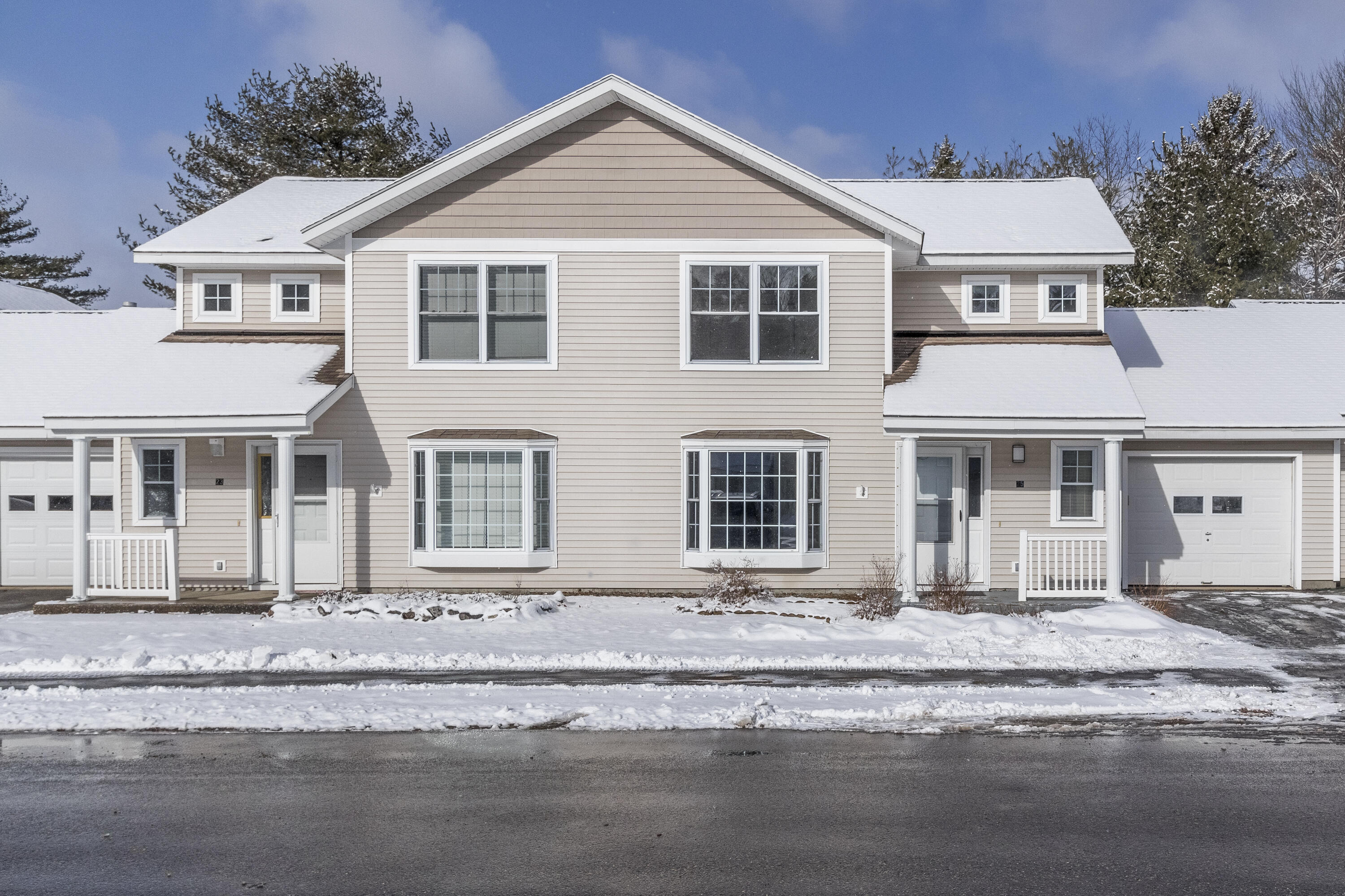 25 Beaver Pond Road, 25