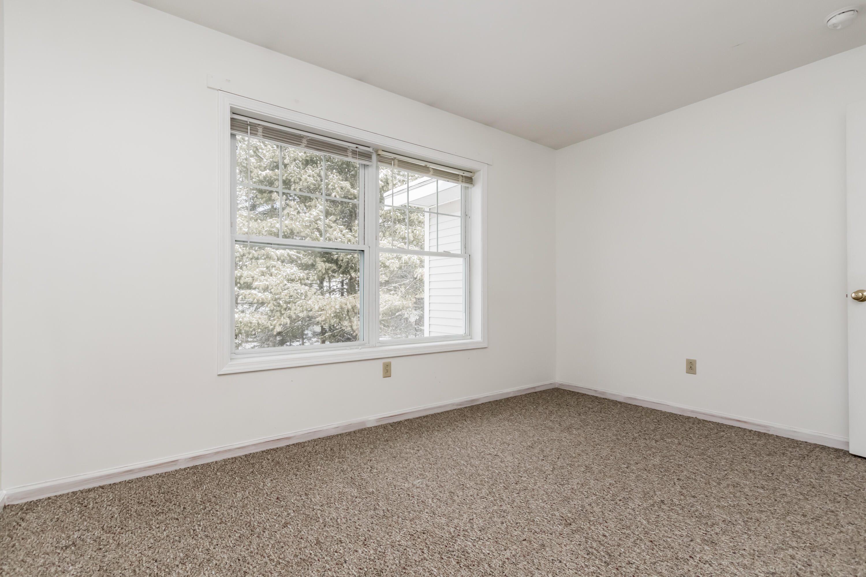 25 Beaver Pond Road, 25