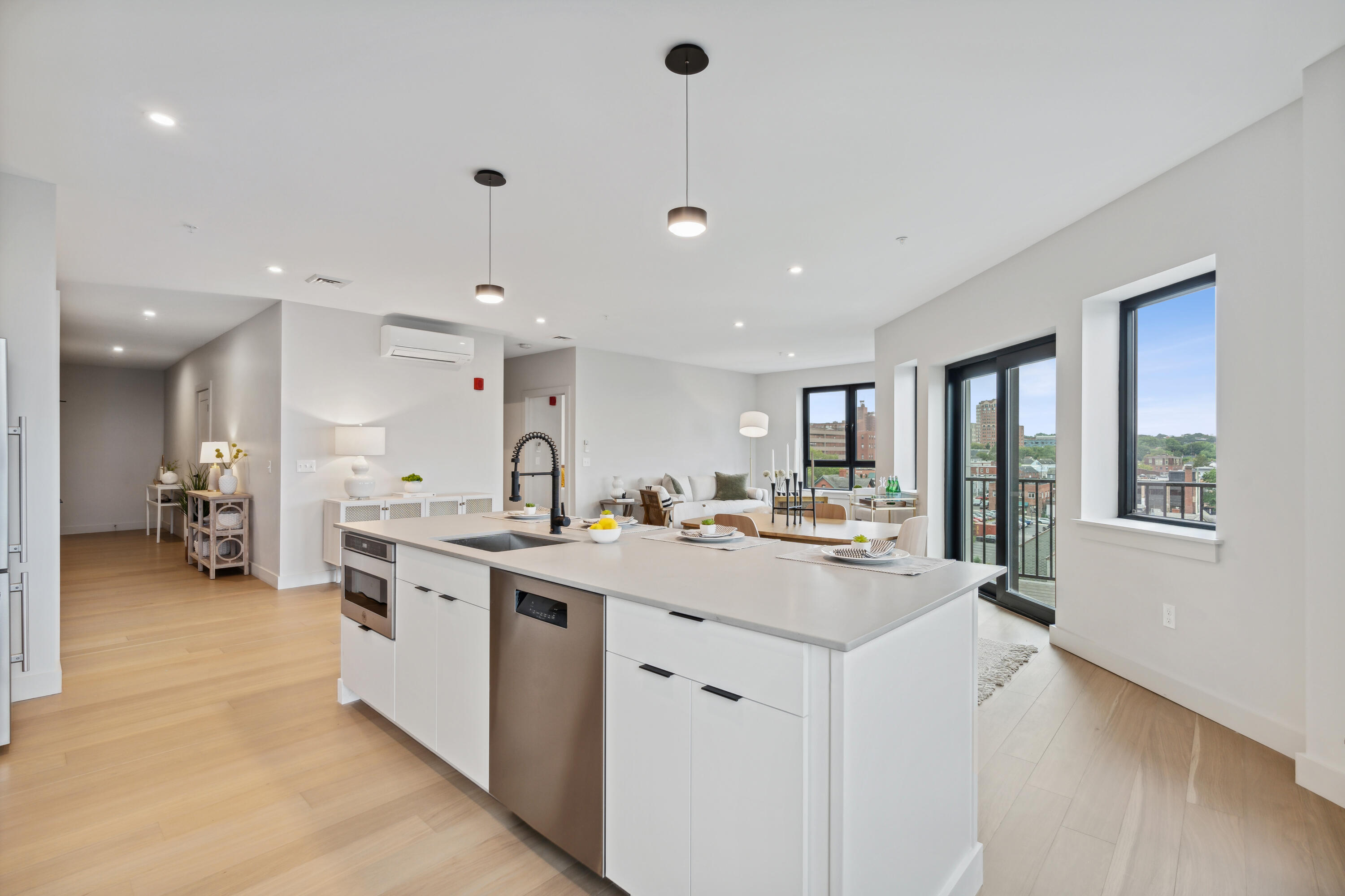 75 Chestnut Street, 705