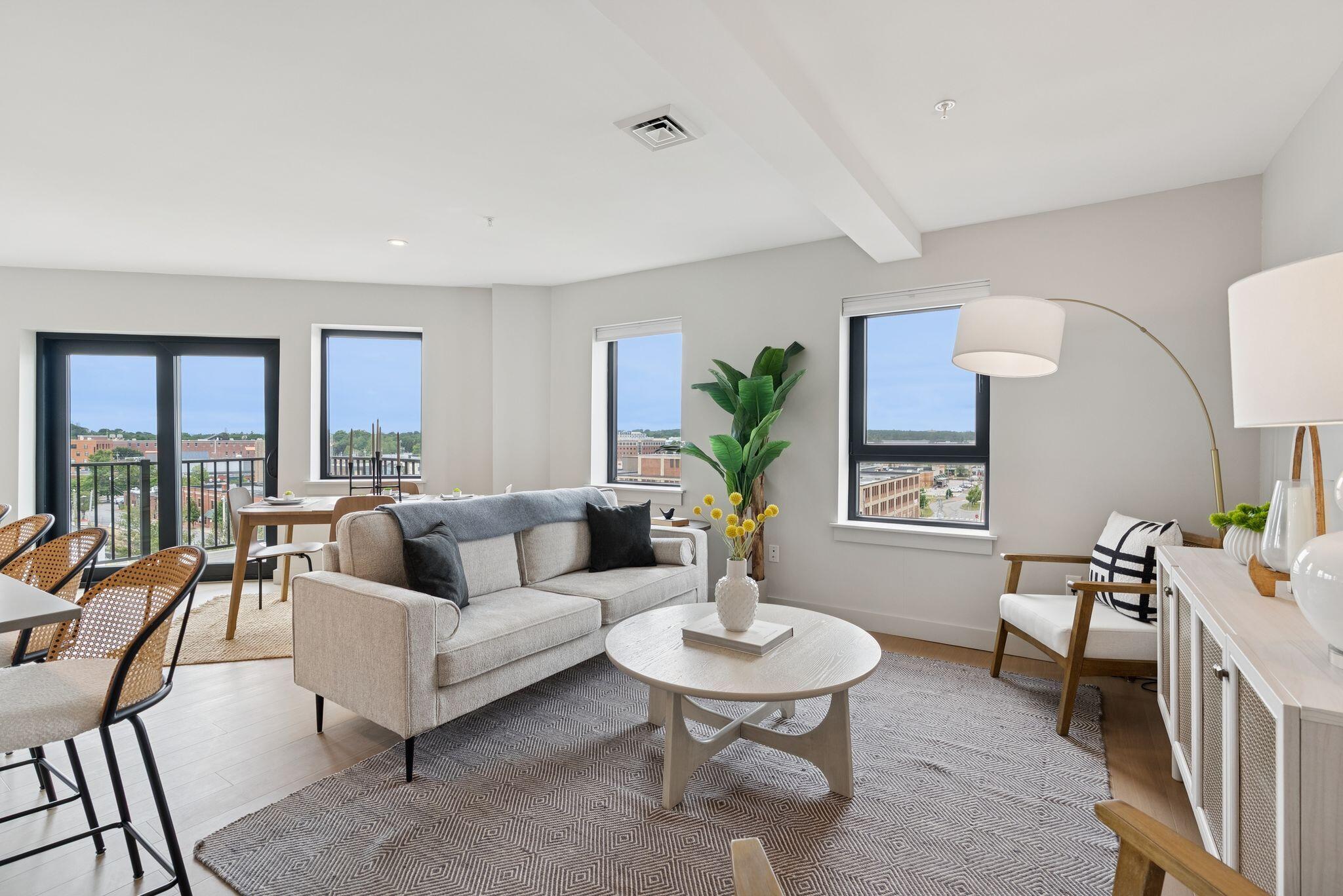 75 Chestnut Street, 606