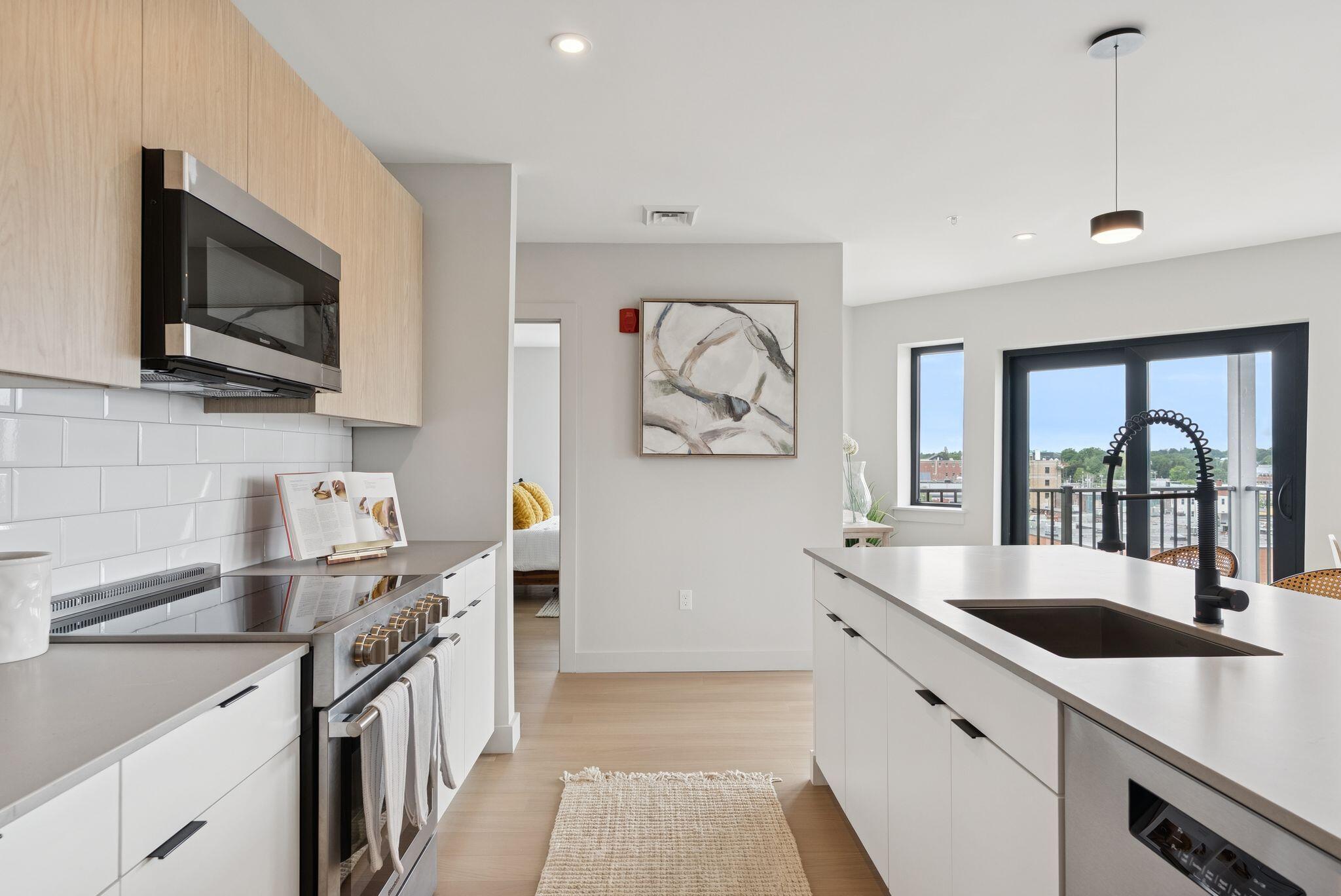 75 Chestnut Street, 606