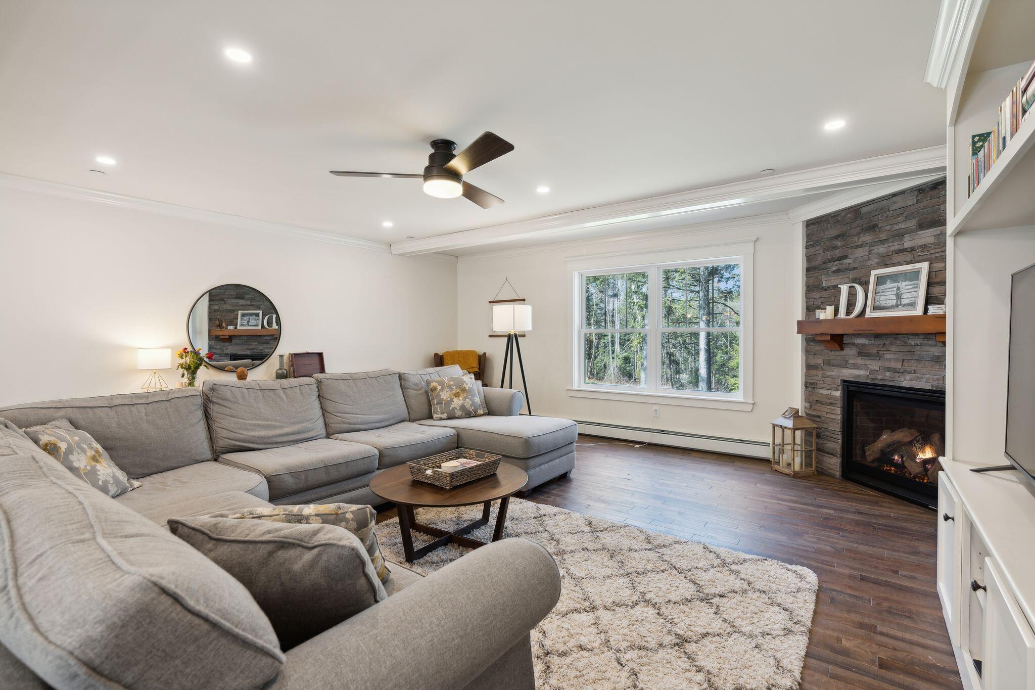 2 Winding Ridge Way