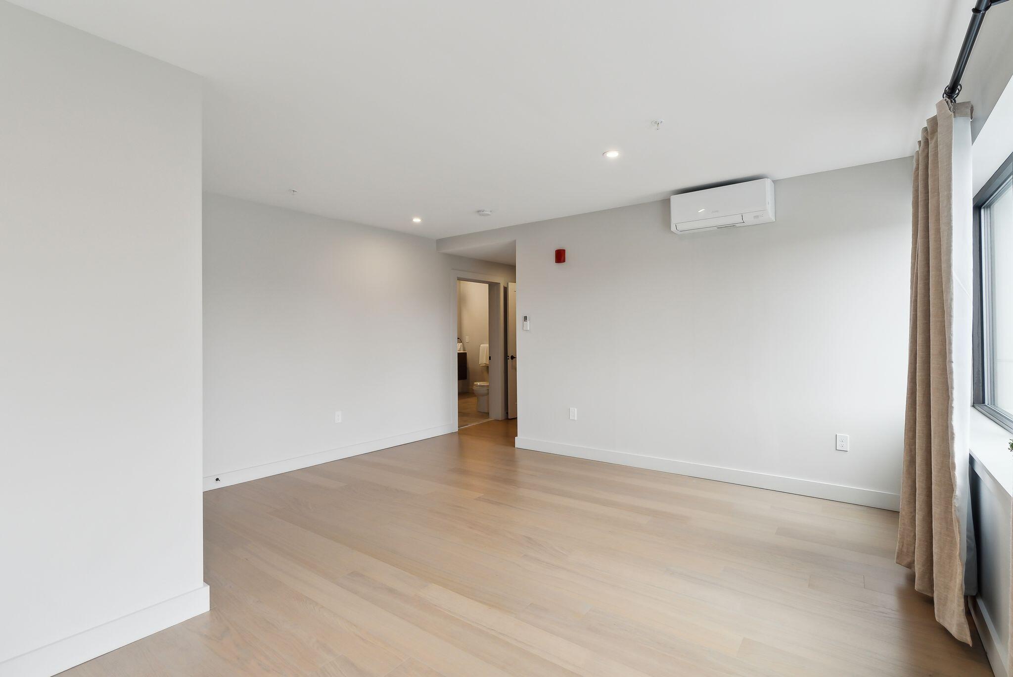 75 Chestnut Street, 204