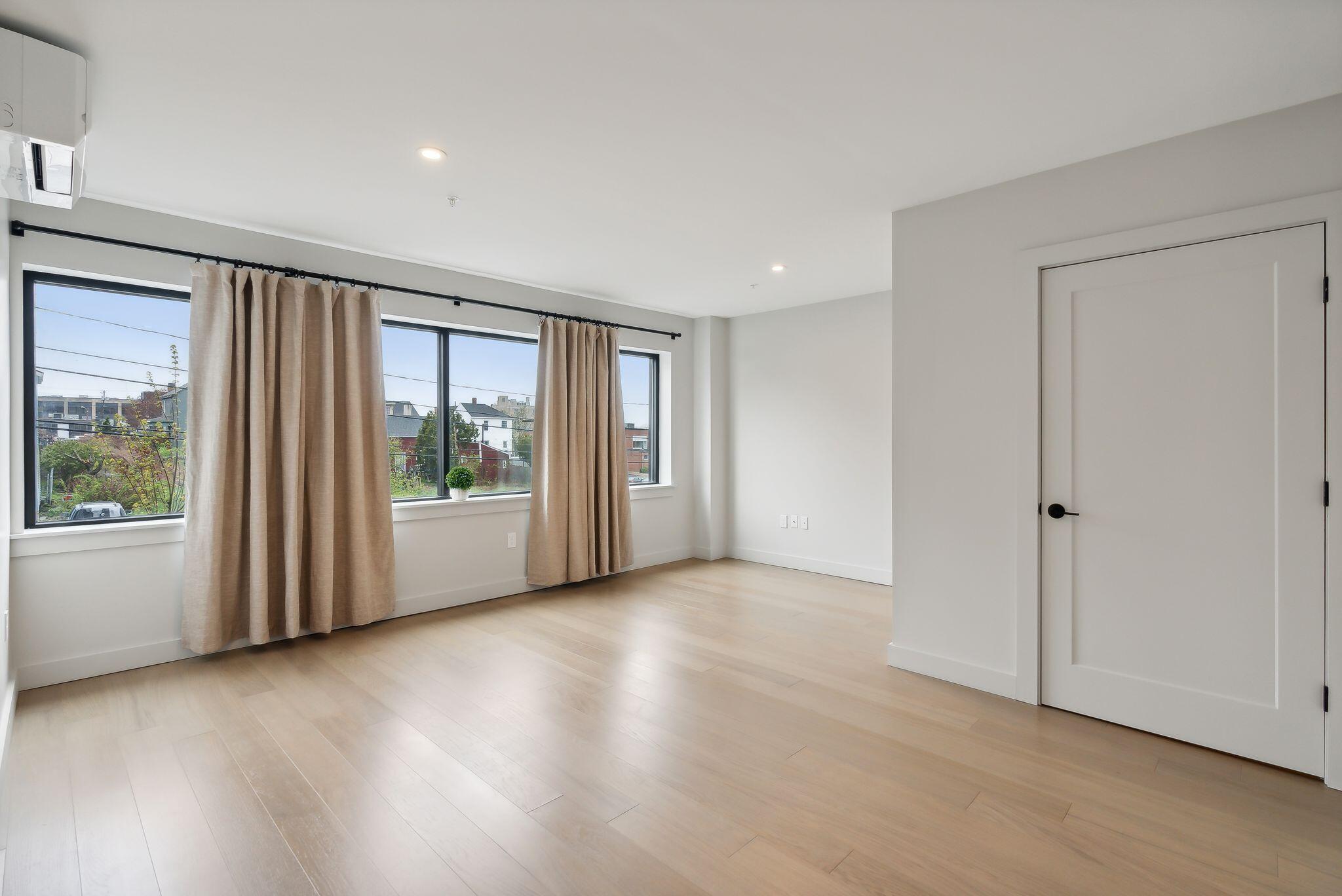 75 Chestnut Street, 204