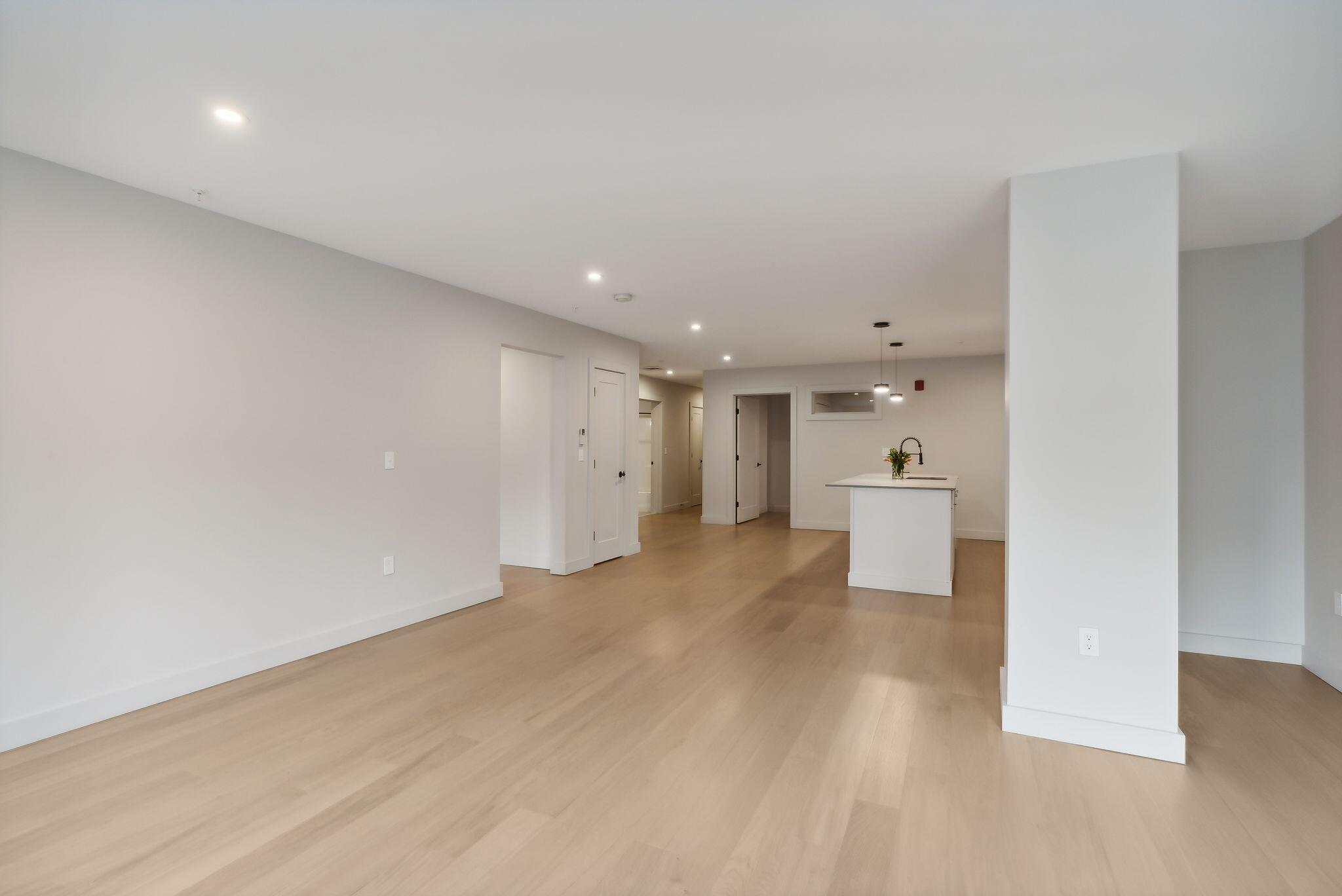 75 Chestnut Street, 204