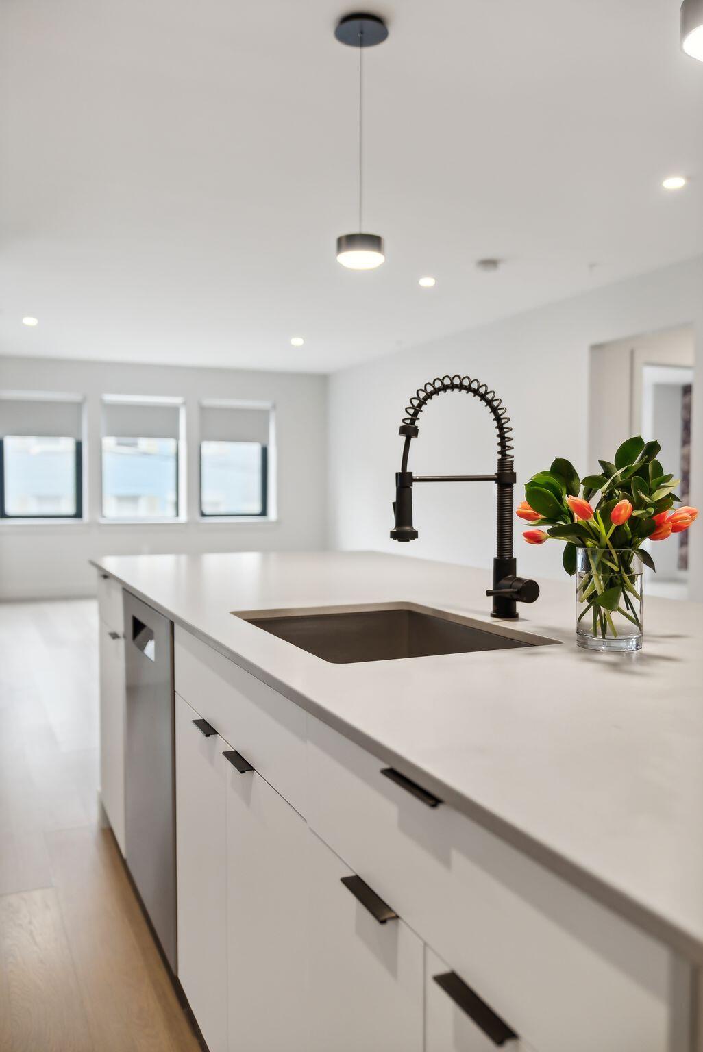 75 Chestnut Street, 204