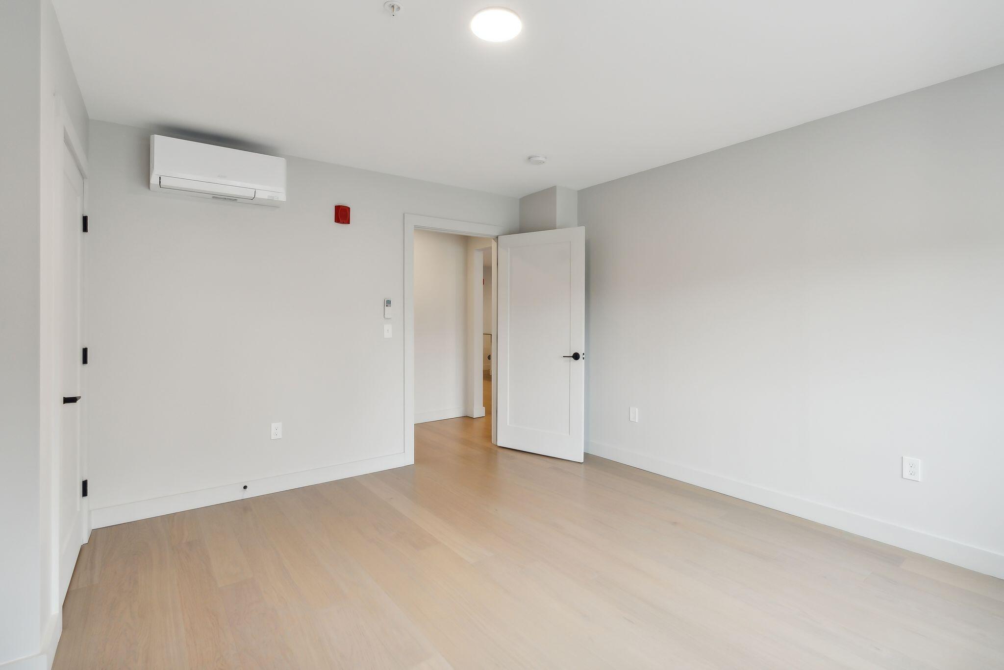 75 Chestnut Street, 204